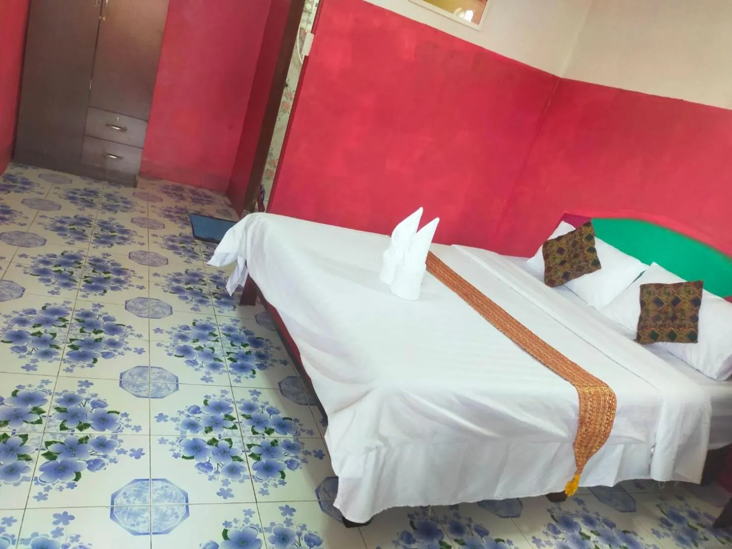 Bed in Sabaydee House at Pai