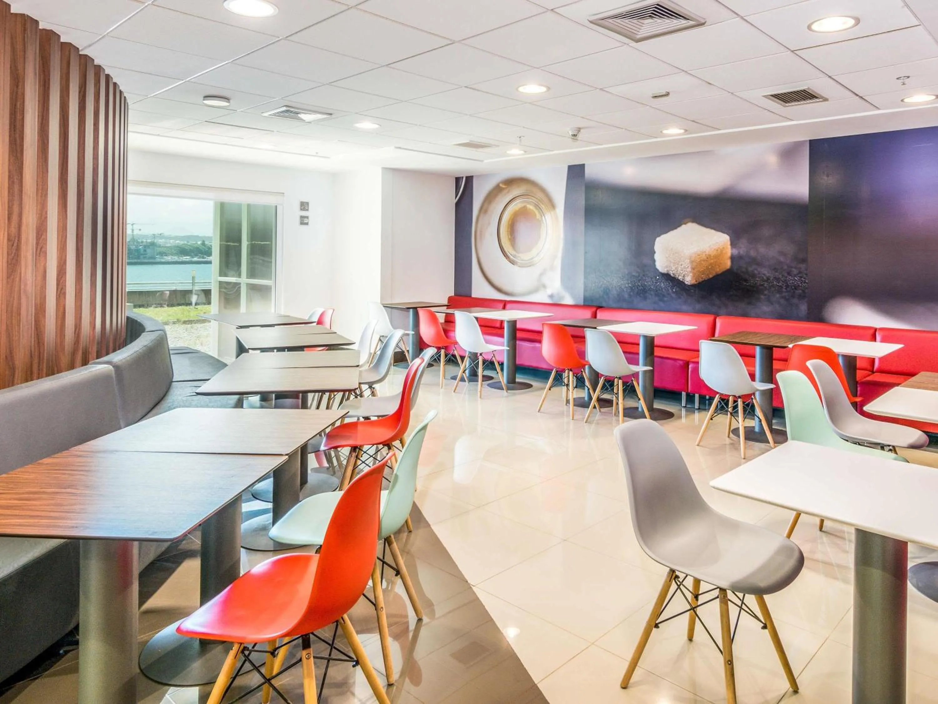 Restaurant/places to eat in ibis Puerto Montt