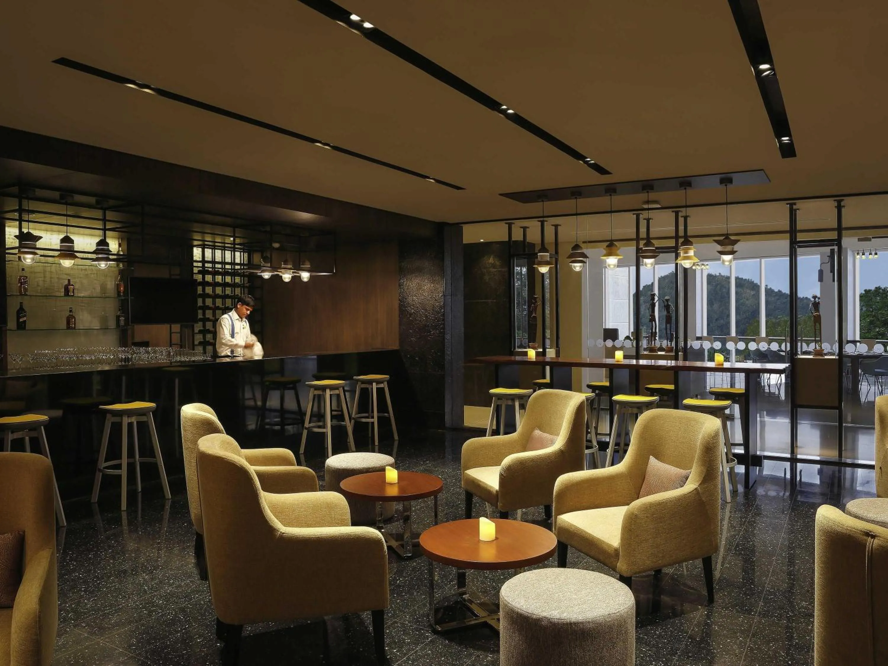 Lounge or bar in Novotel Kochi Infopark