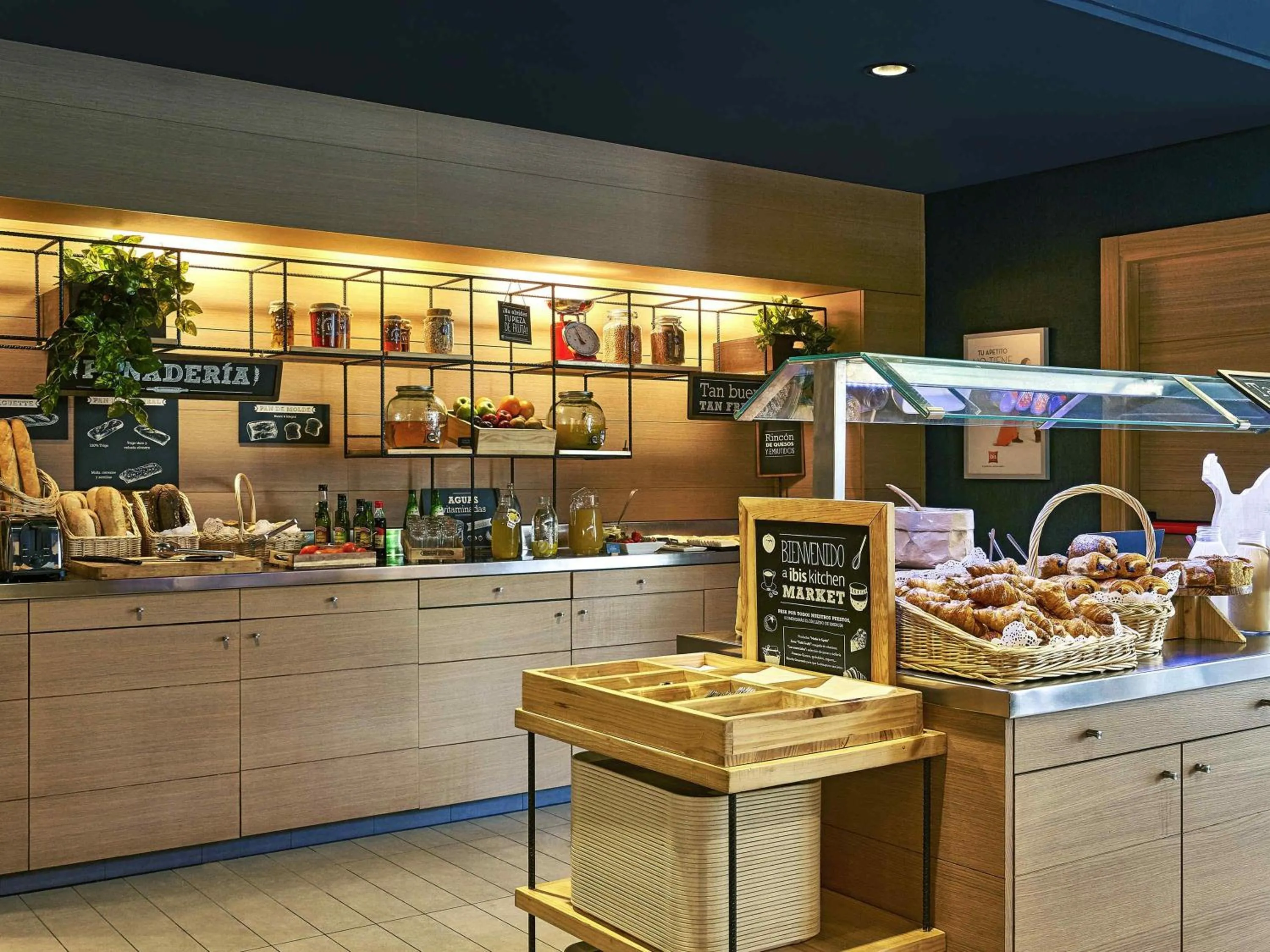 Breakfast in Ibis Barcelona Centro (Sagrada Familia)