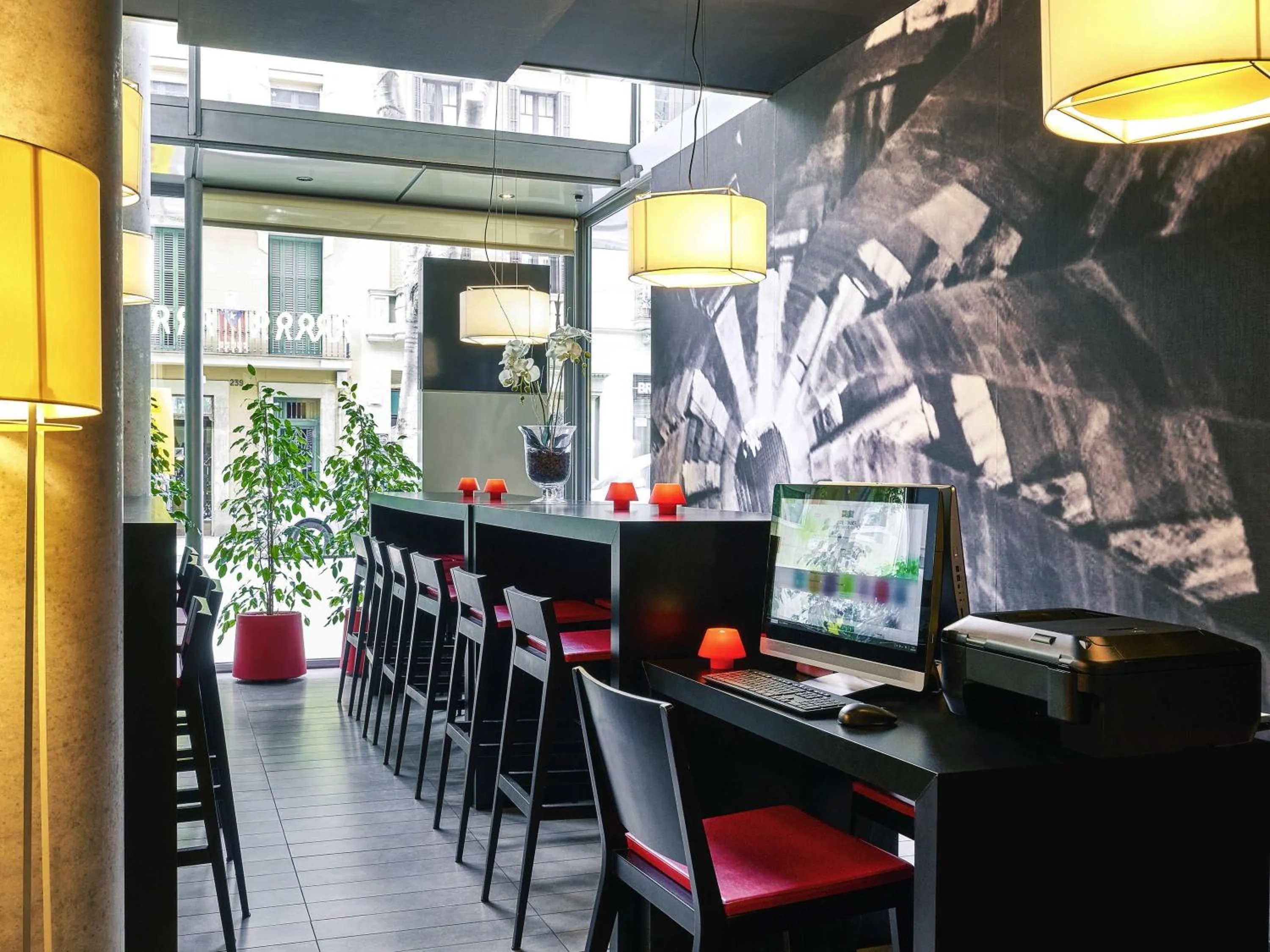 Lounge or bar in Ibis Barcelona Centro (Sagrada Familia)