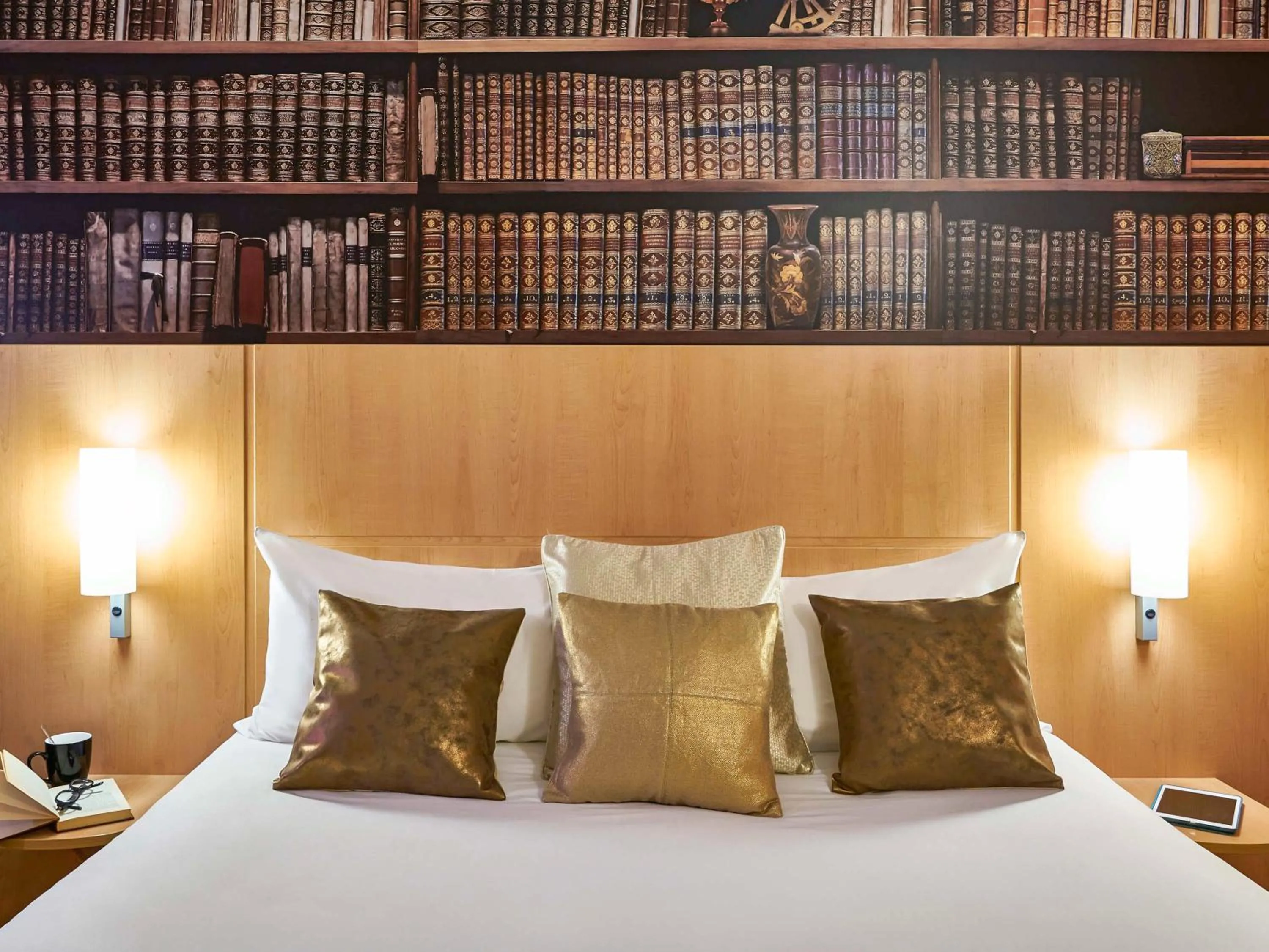 Bed in Ibis Barcelona Centro (Sagrada Familia)