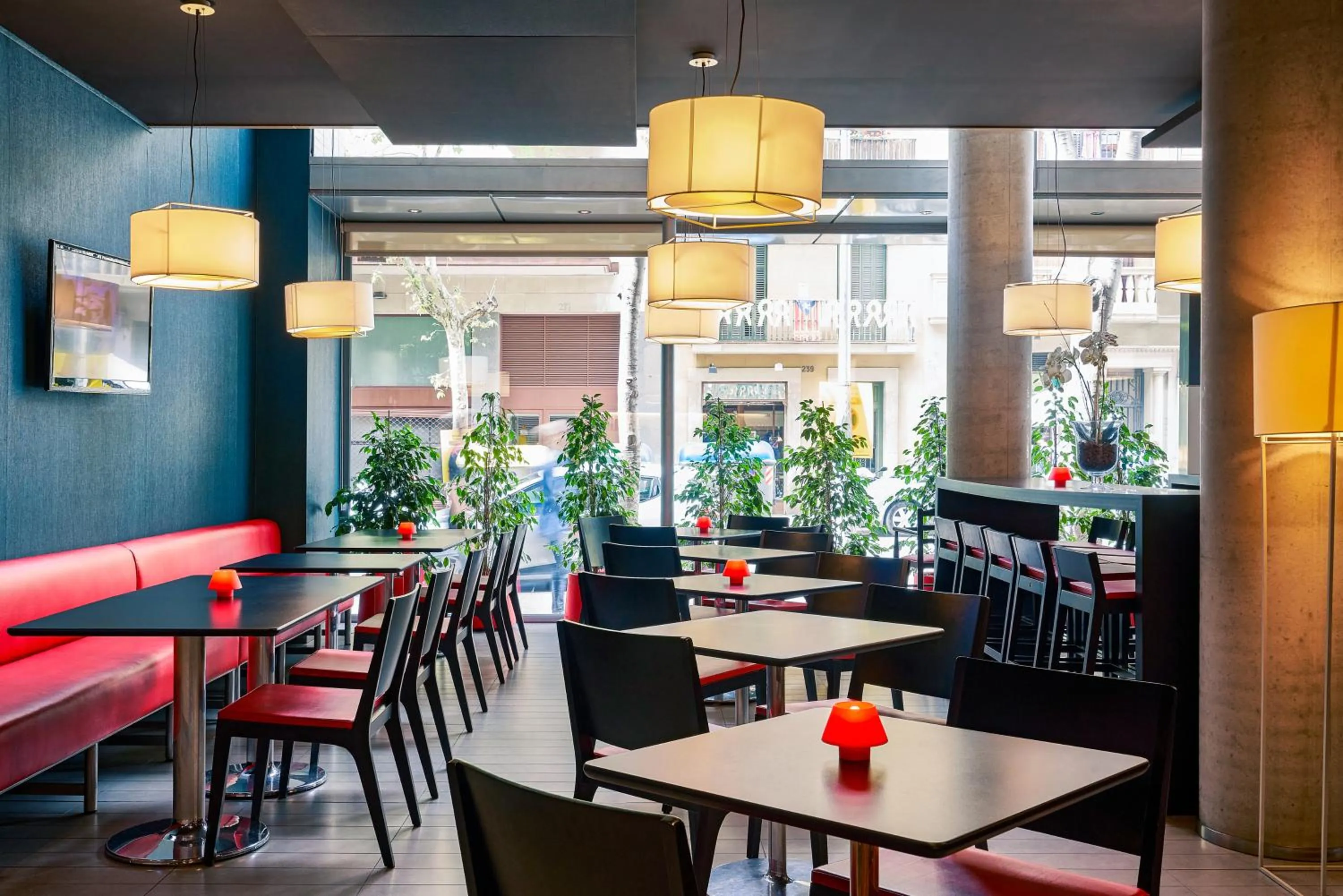 Food and drinks in Ibis Barcelona Centro (Sagrada Familia)