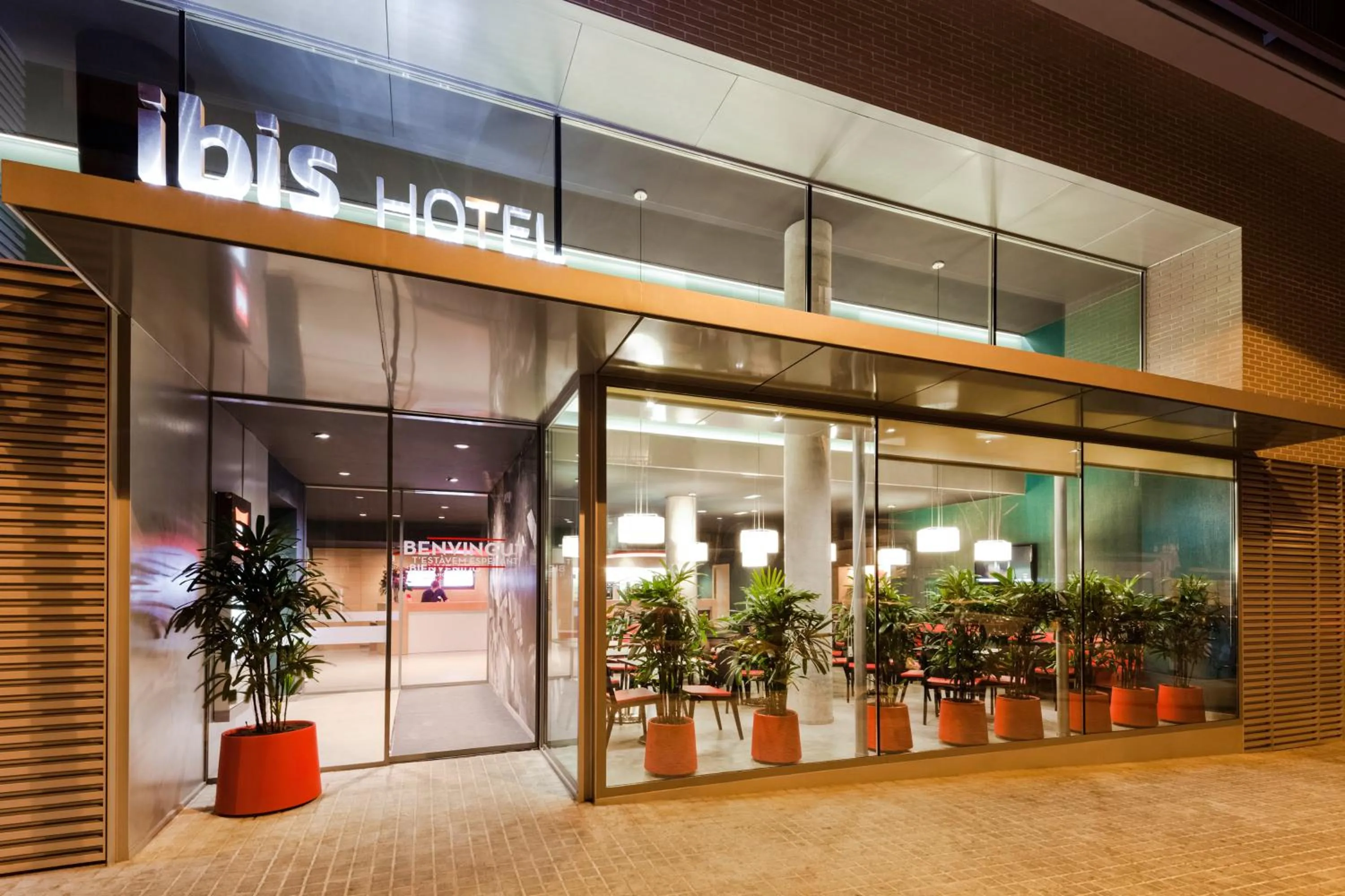 Facade/entrance in Ibis Barcelona Centro (Sagrada Familia)