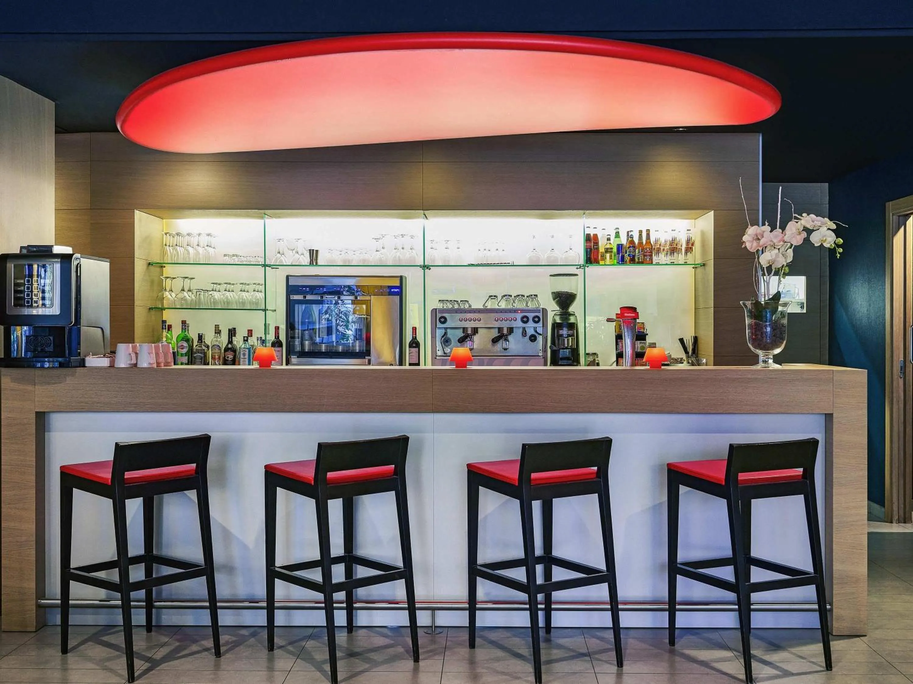 Lounge or bar in Ibis Barcelona Centro (Sagrada Familia)