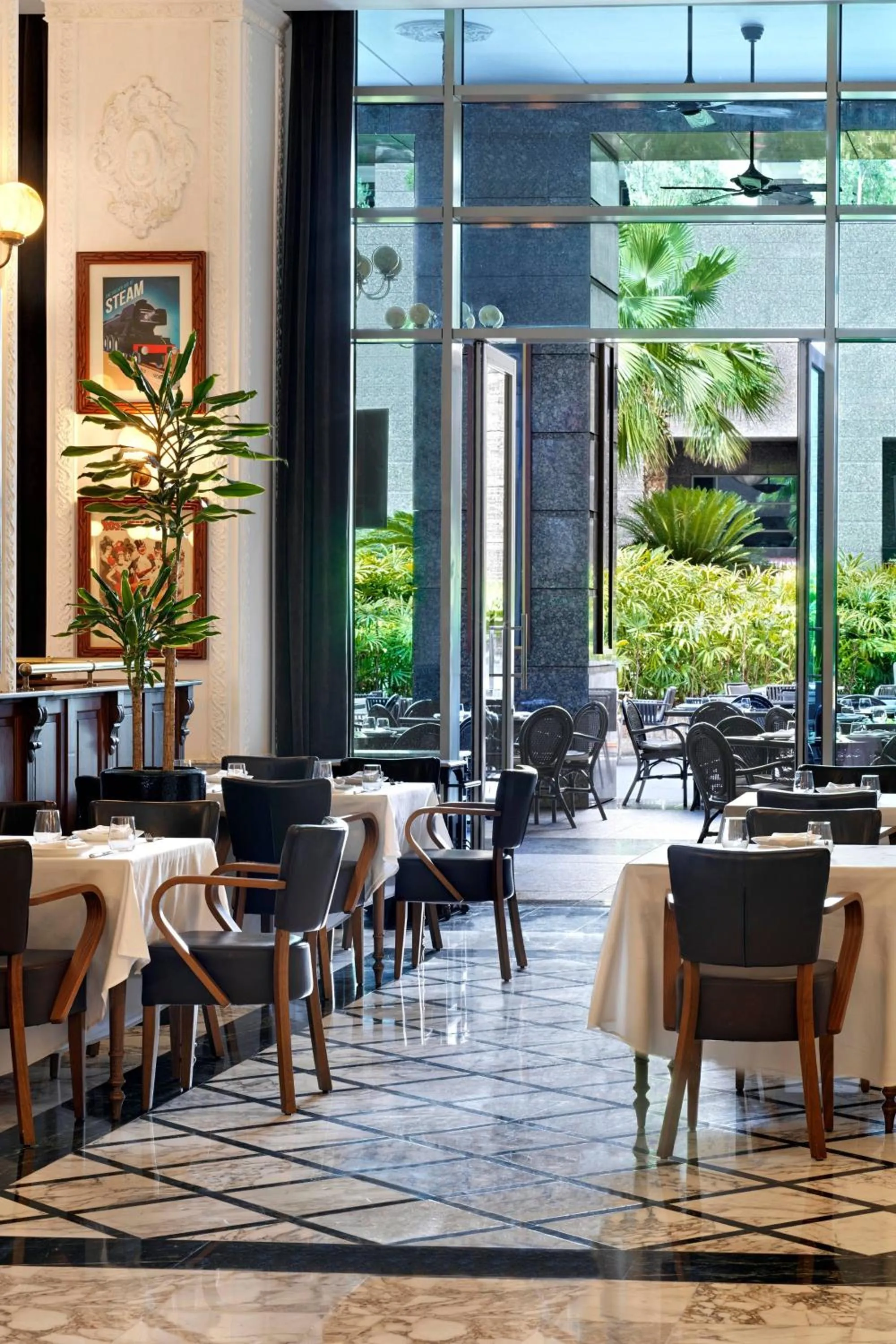 Restaurant/places to eat in The Ritz-Carlton, Dubai International Financial Centre
