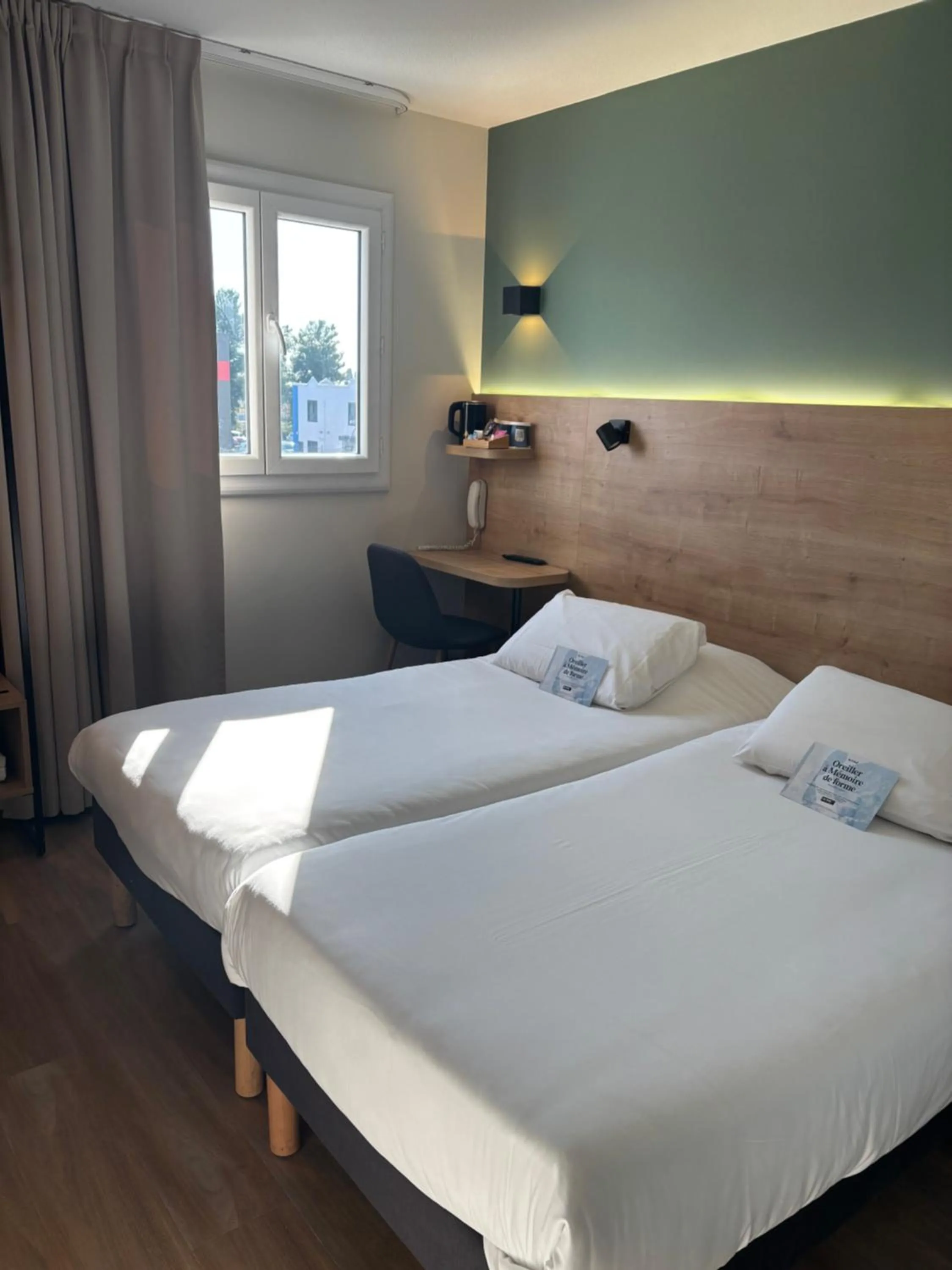 Bed in Kyriad Montpellier Sud - A709