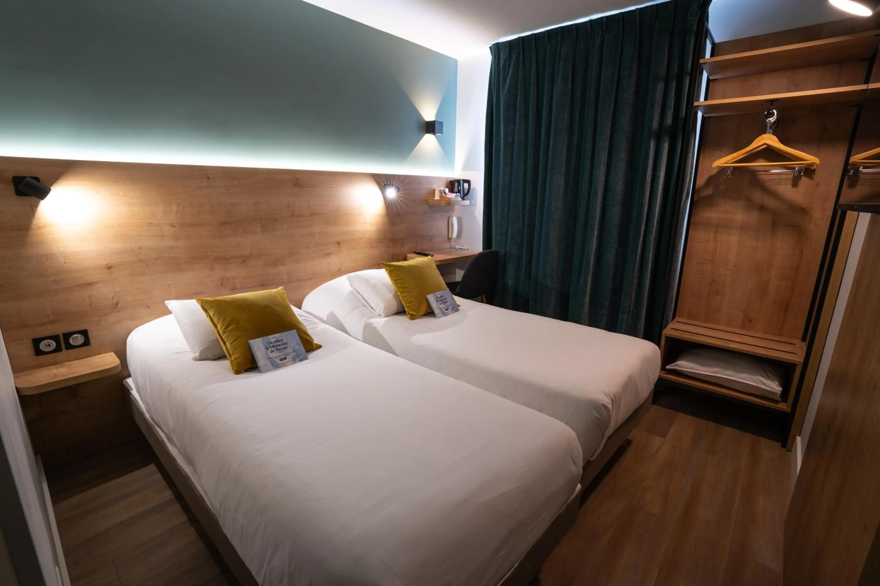 Bed in Kyriad Montpellier Sud - A709