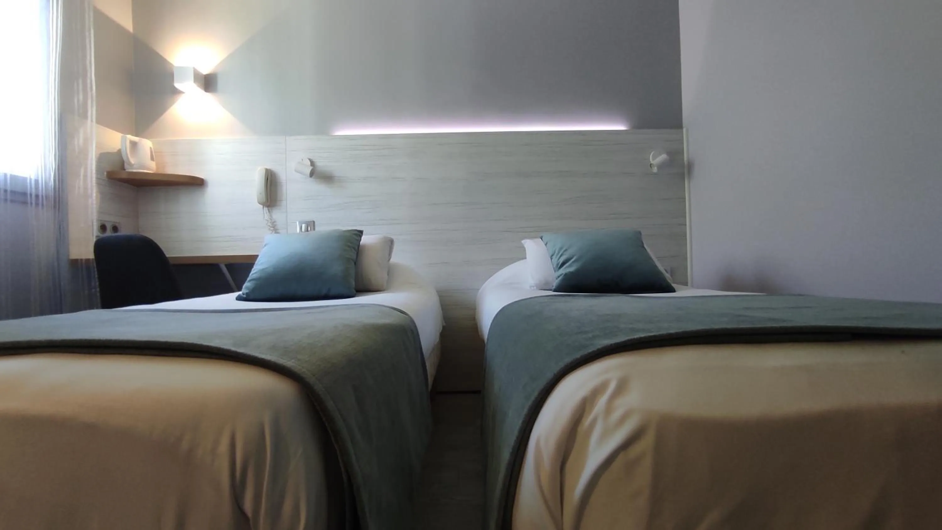 Bed in Kyriad Montpellier Sud - A709