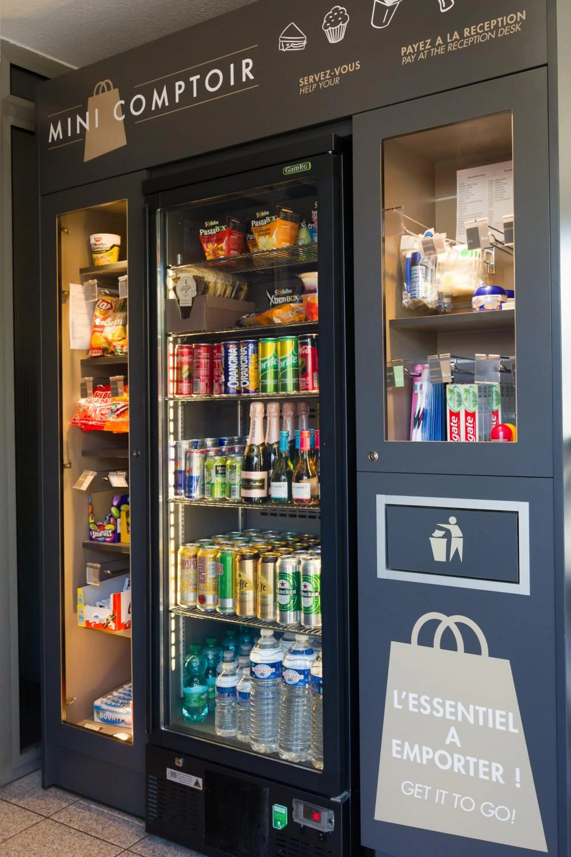 Lounge or bar in Kyriad Montpellier Sud - A709