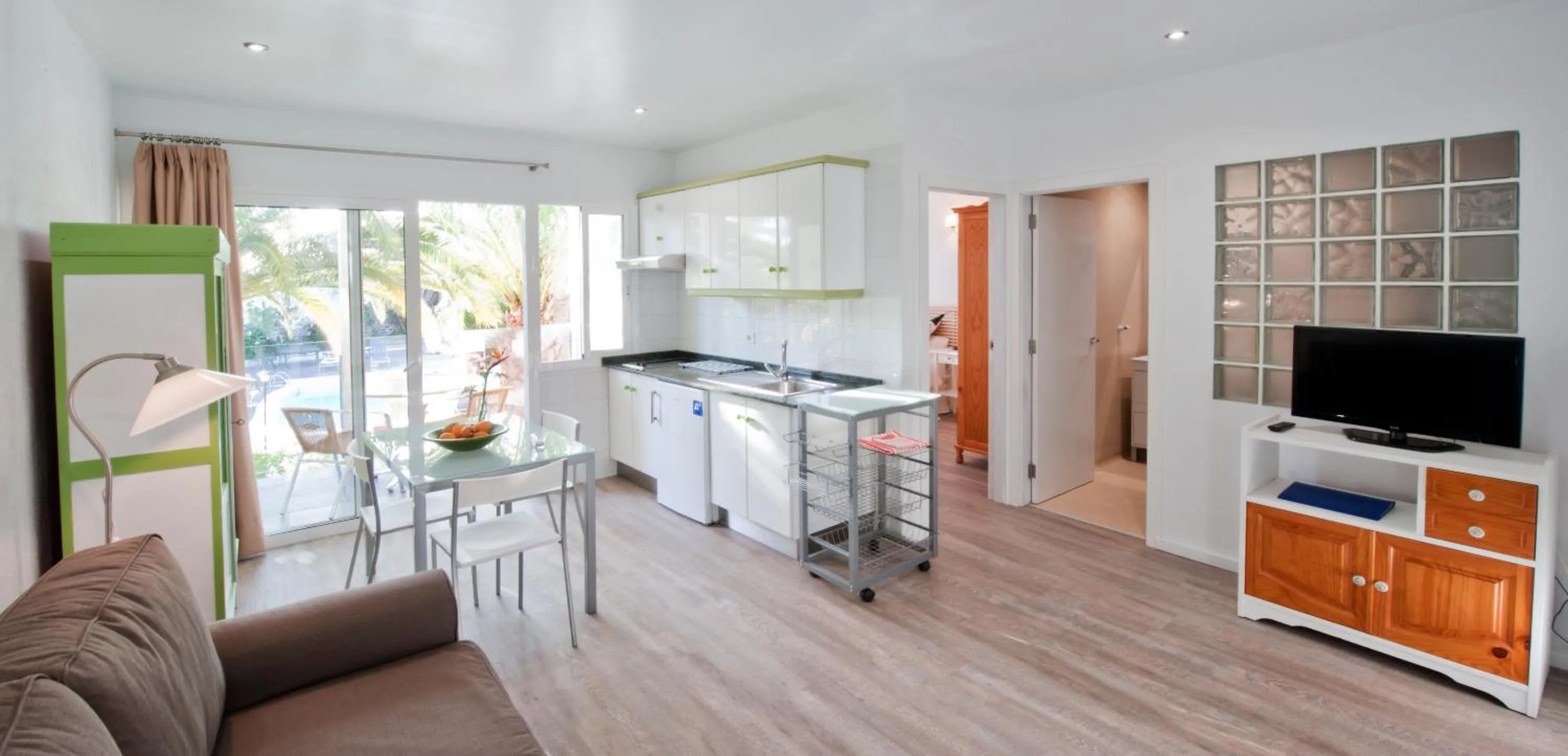 Dining area in Apartamentos Adjovimar