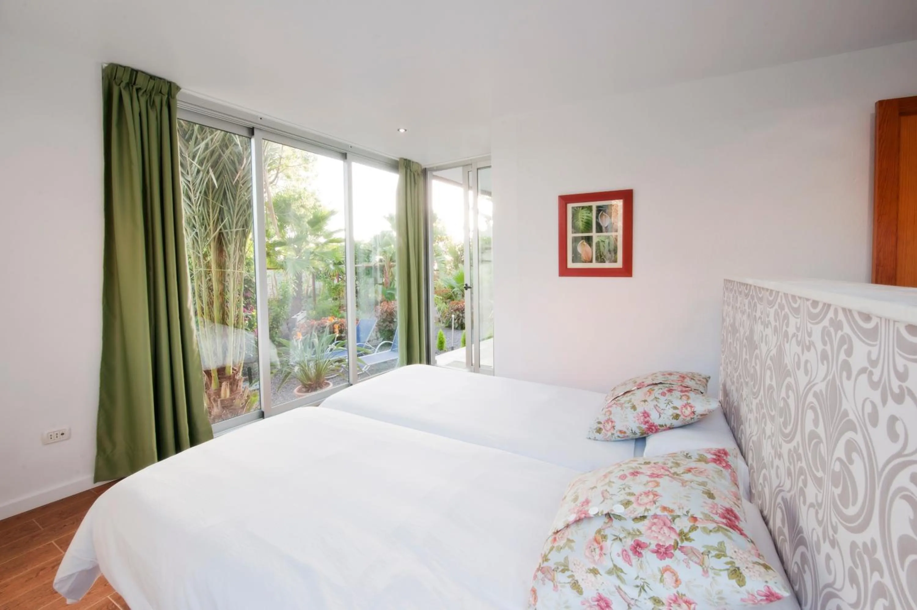 Bedroom, Bed in Apartamentos Adjovimar