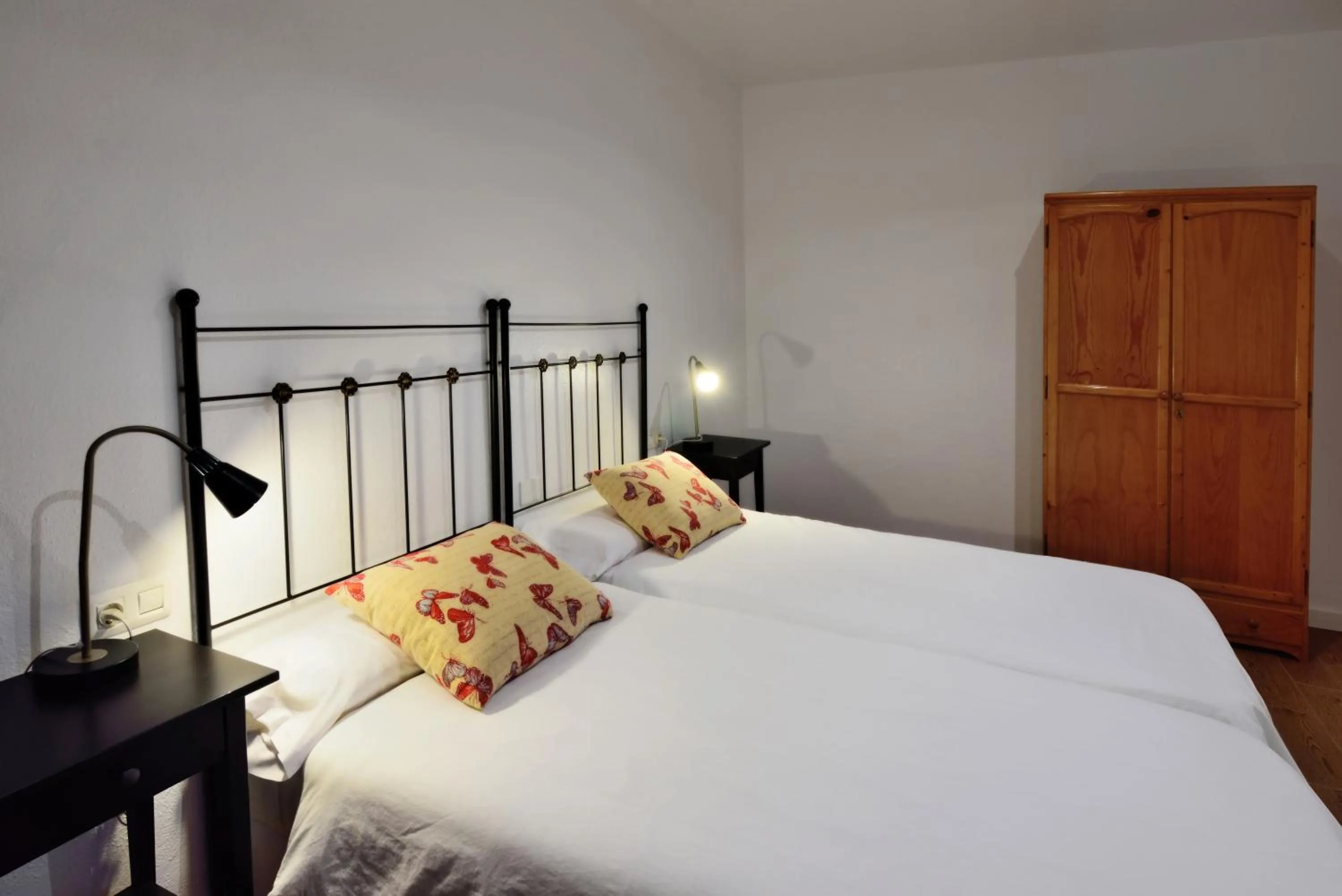 Bedroom, Bed in Apartamentos Adjovimar