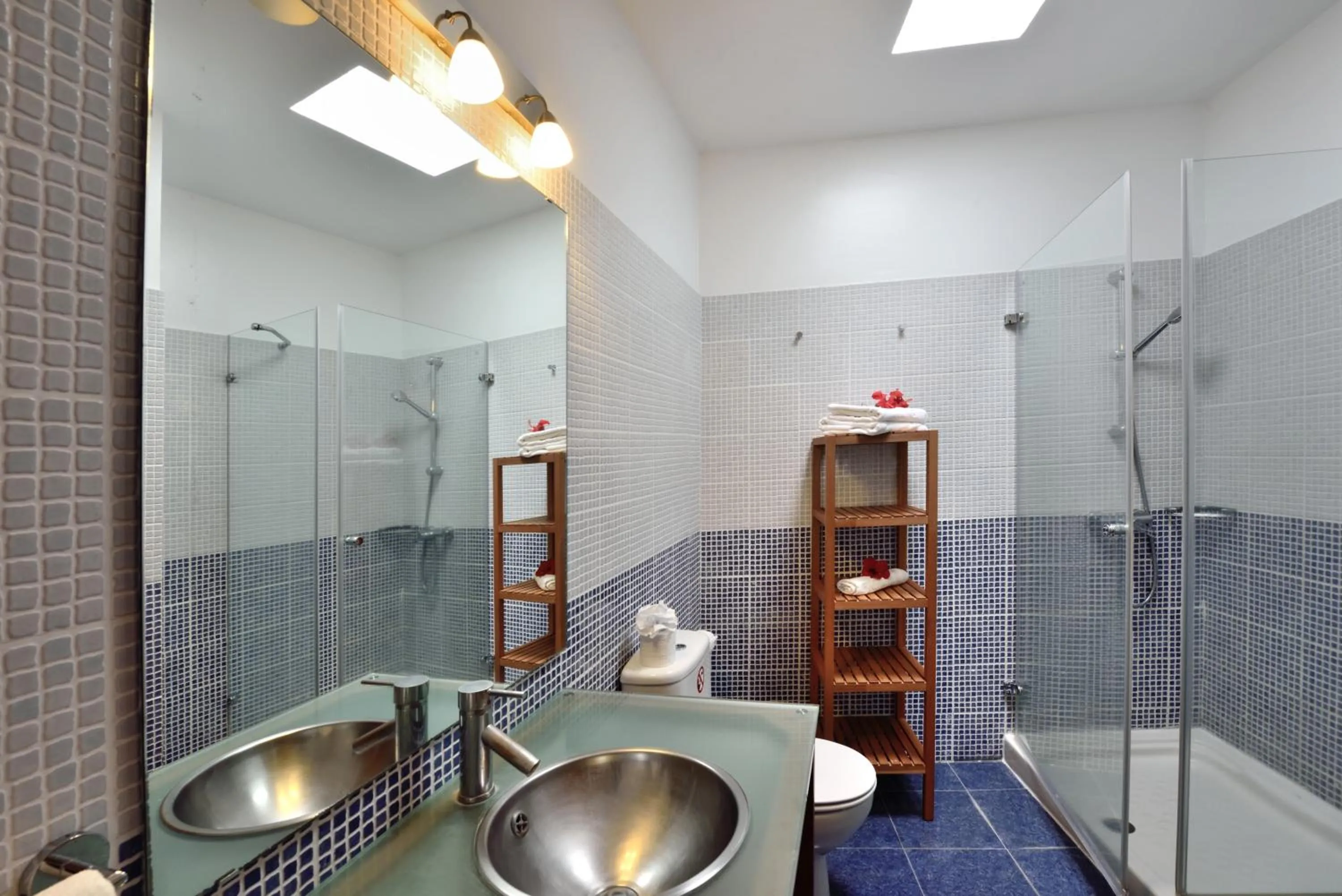 Bathroom in Apartamentos Adjovimar