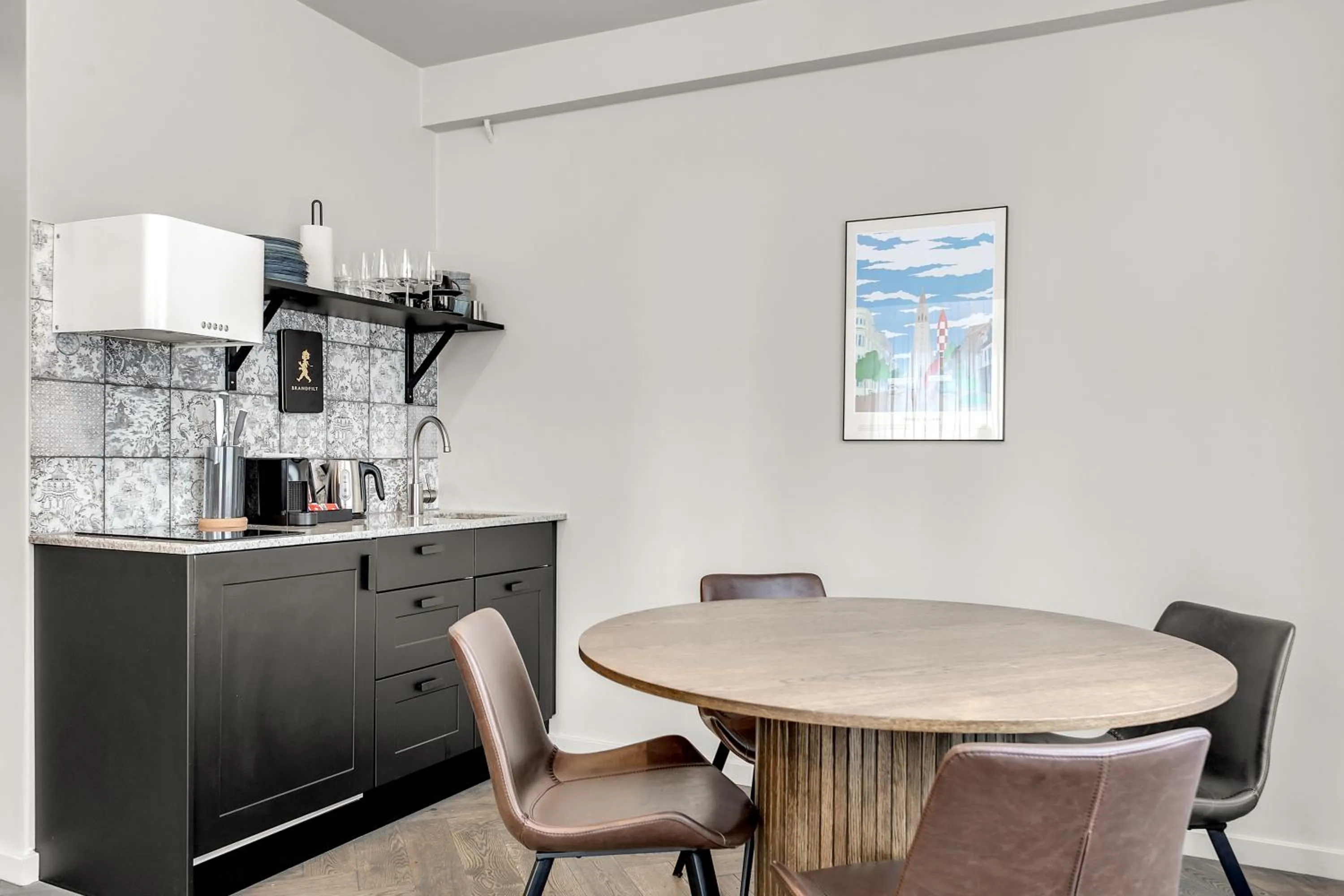 Coffee/tea facilities in The Swan House by Heimaleiga