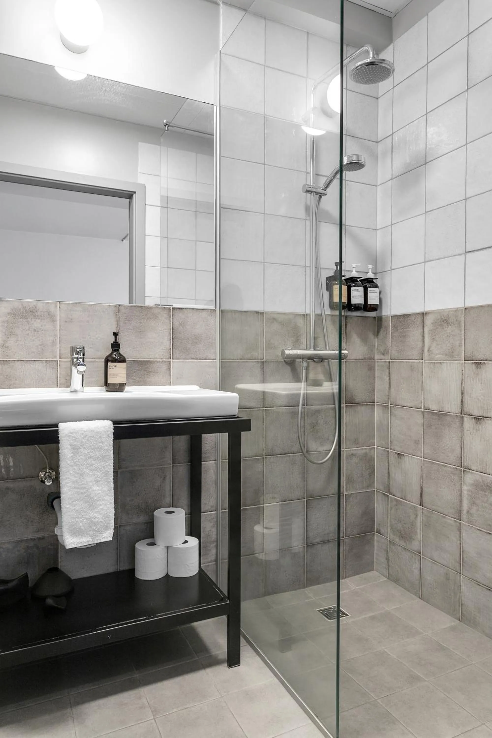 Shower in The Swan House by Heimaleiga