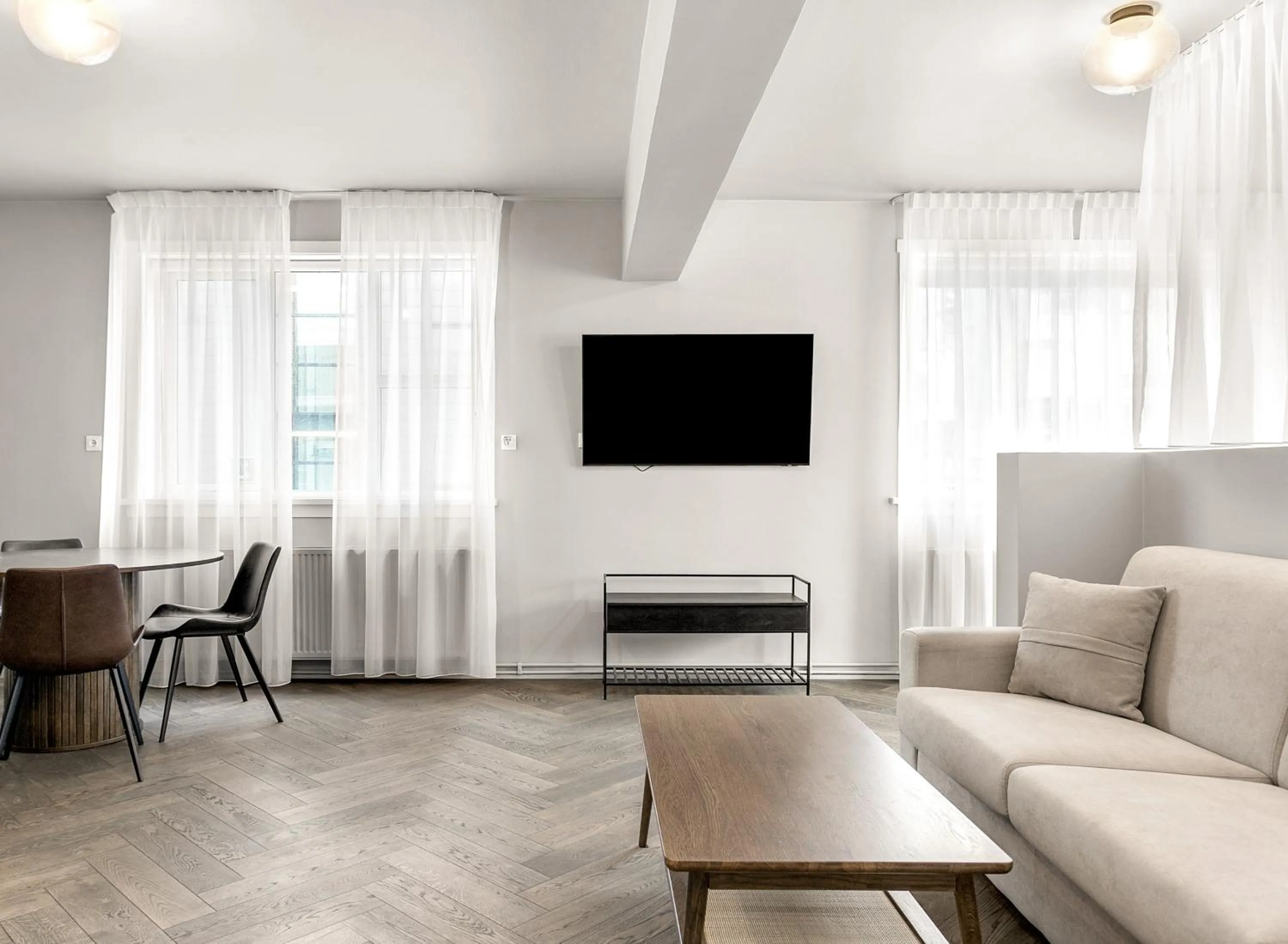 TV and multimedia in The Swan House by Heimaleiga