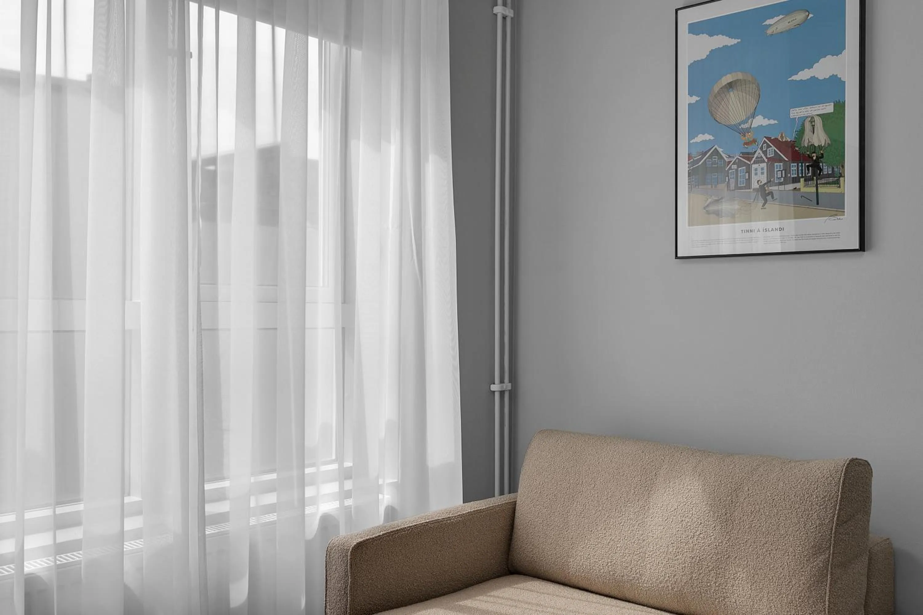 Seating area in The Swan House by Heimaleiga