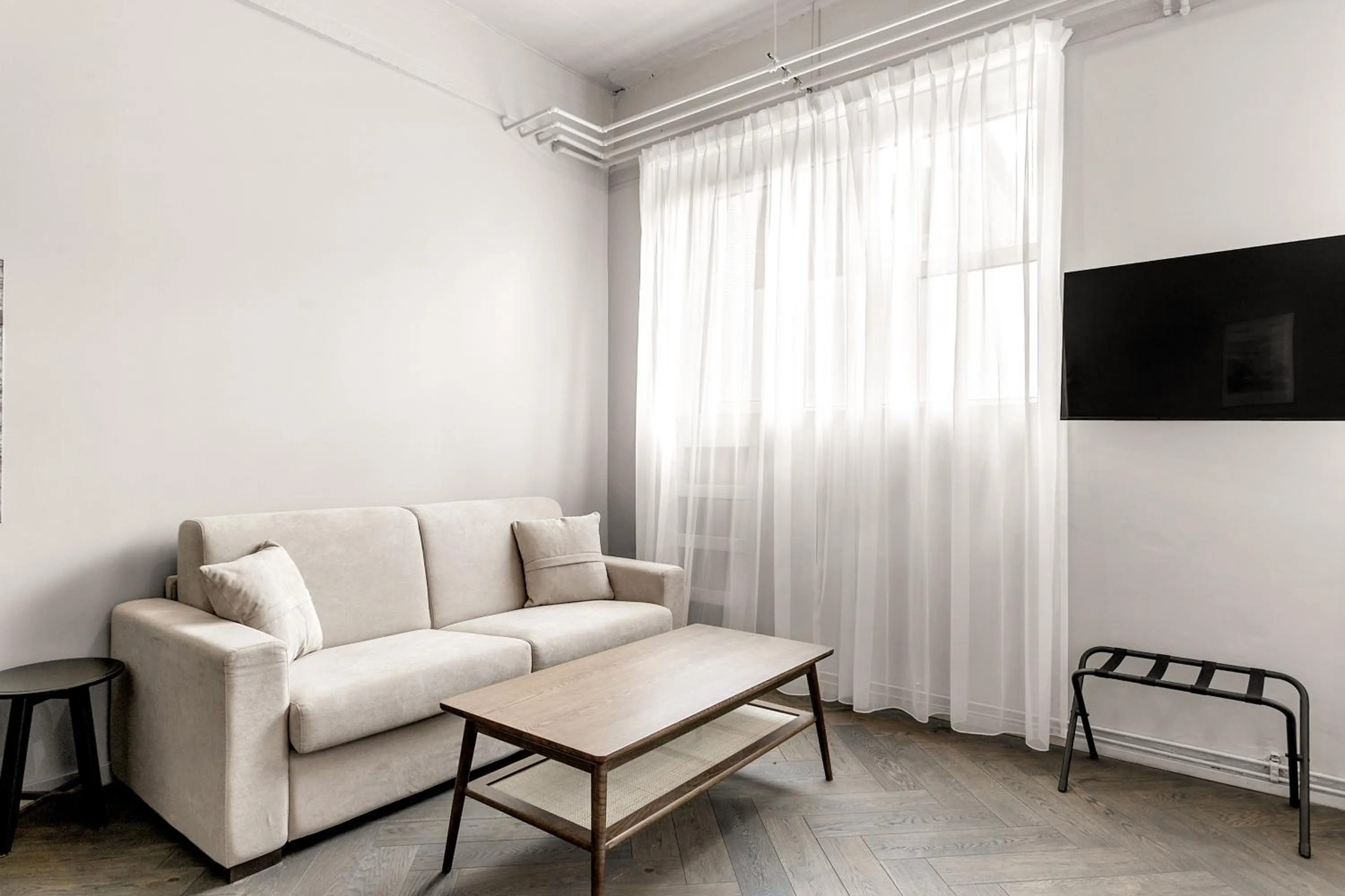 TV and multimedia in The Swan House by Heimaleiga