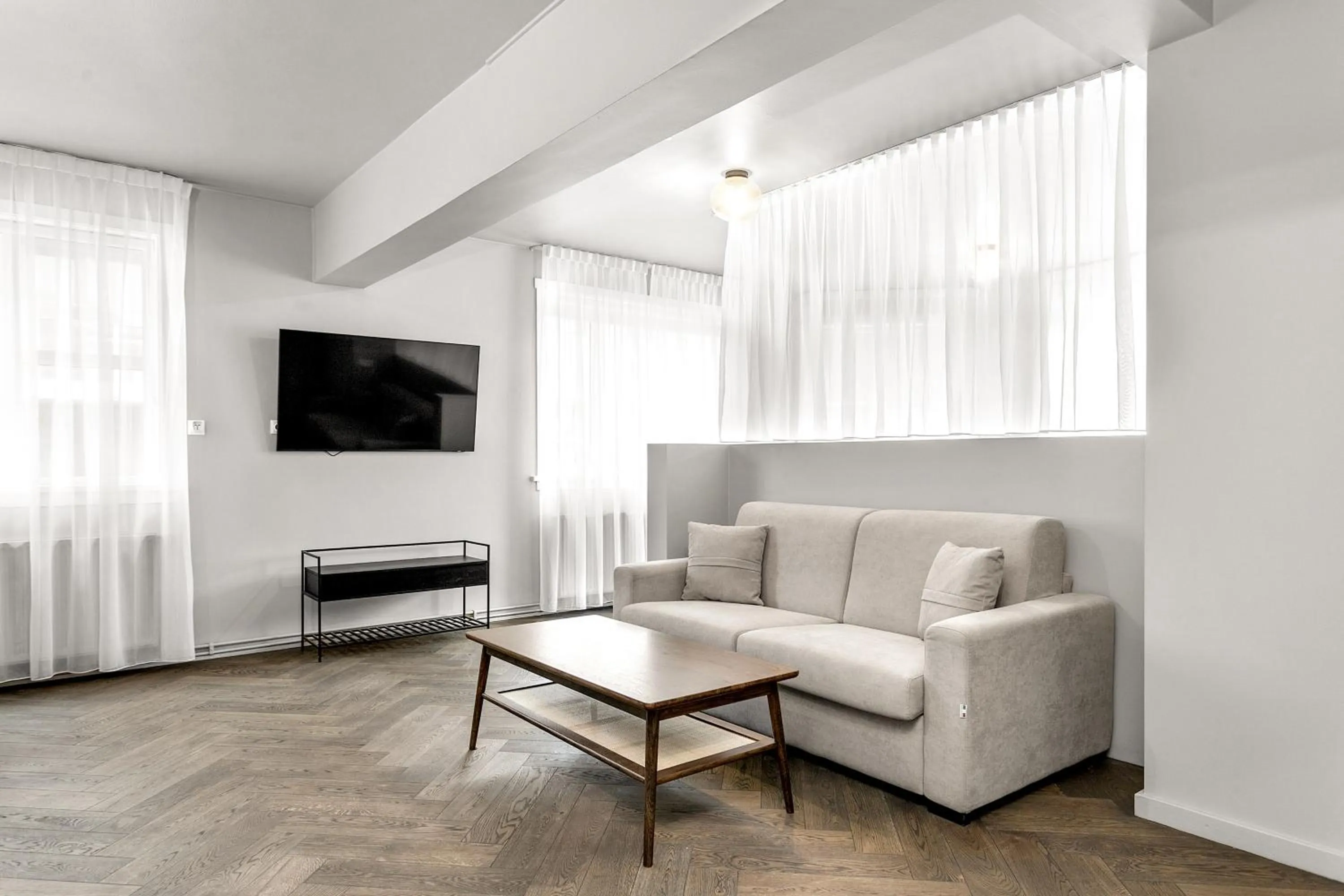 TV and multimedia in The Swan House by Heimaleiga