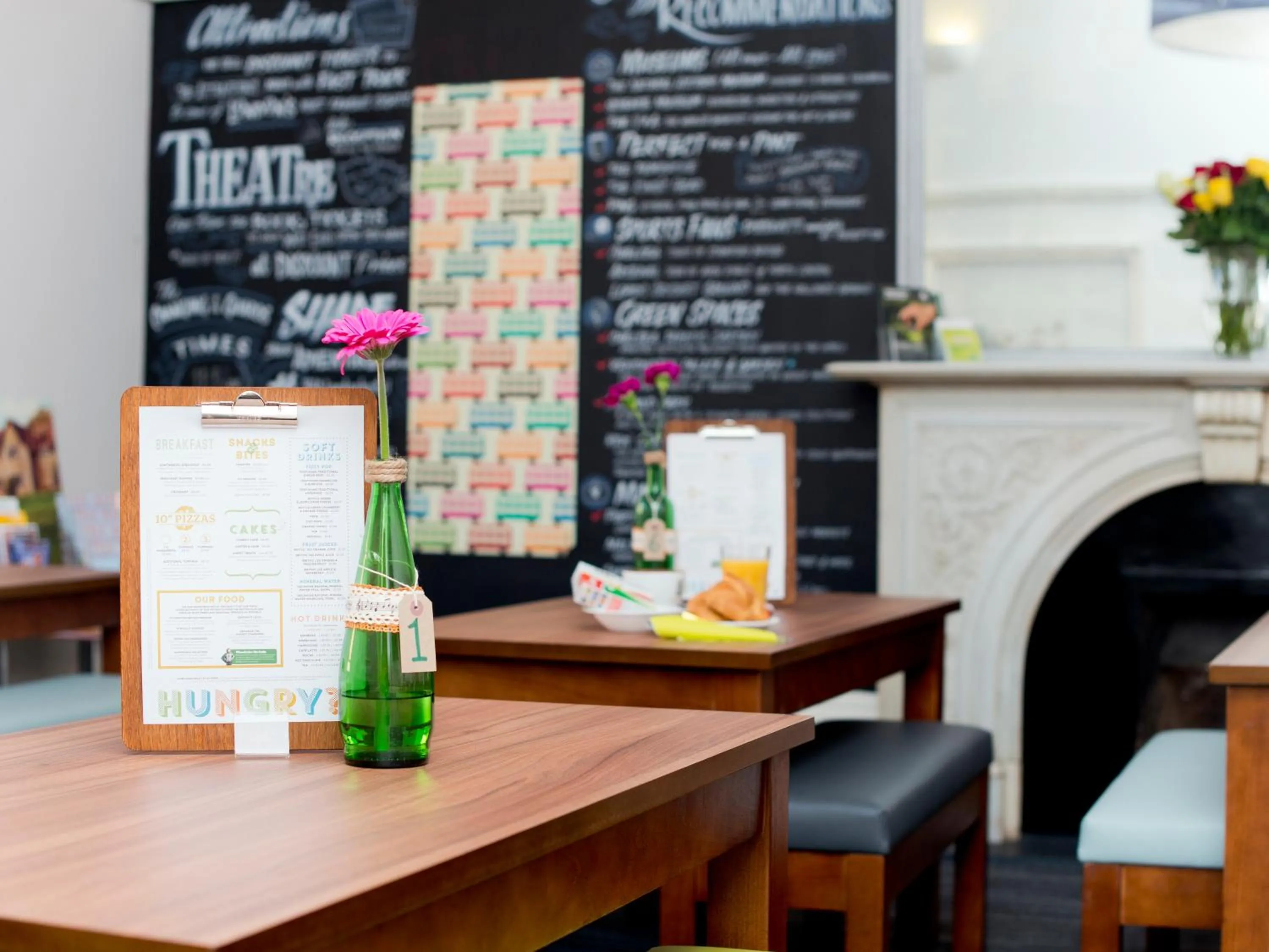 Restaurant/places to eat in YHA London Earl's Court