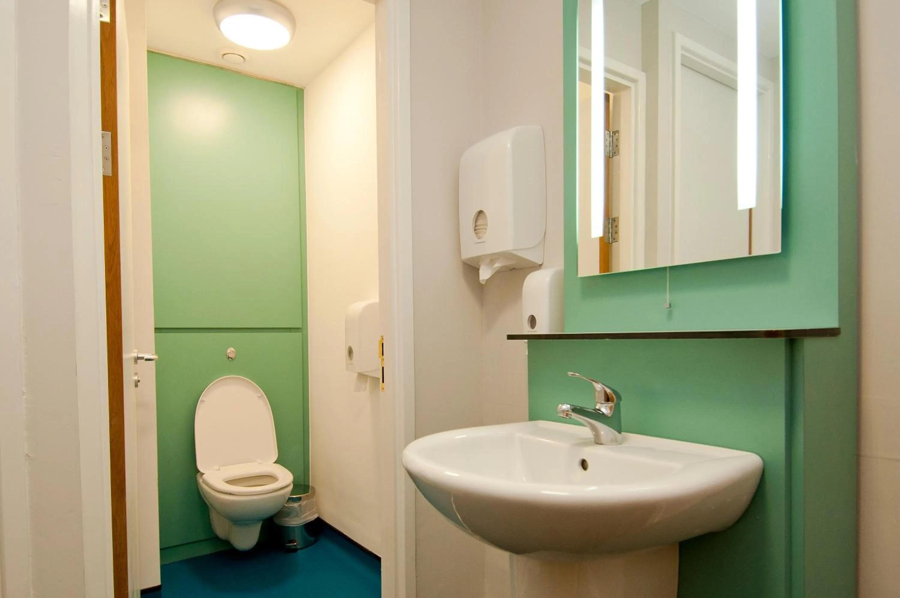 Bathroom in YHA Ambleside