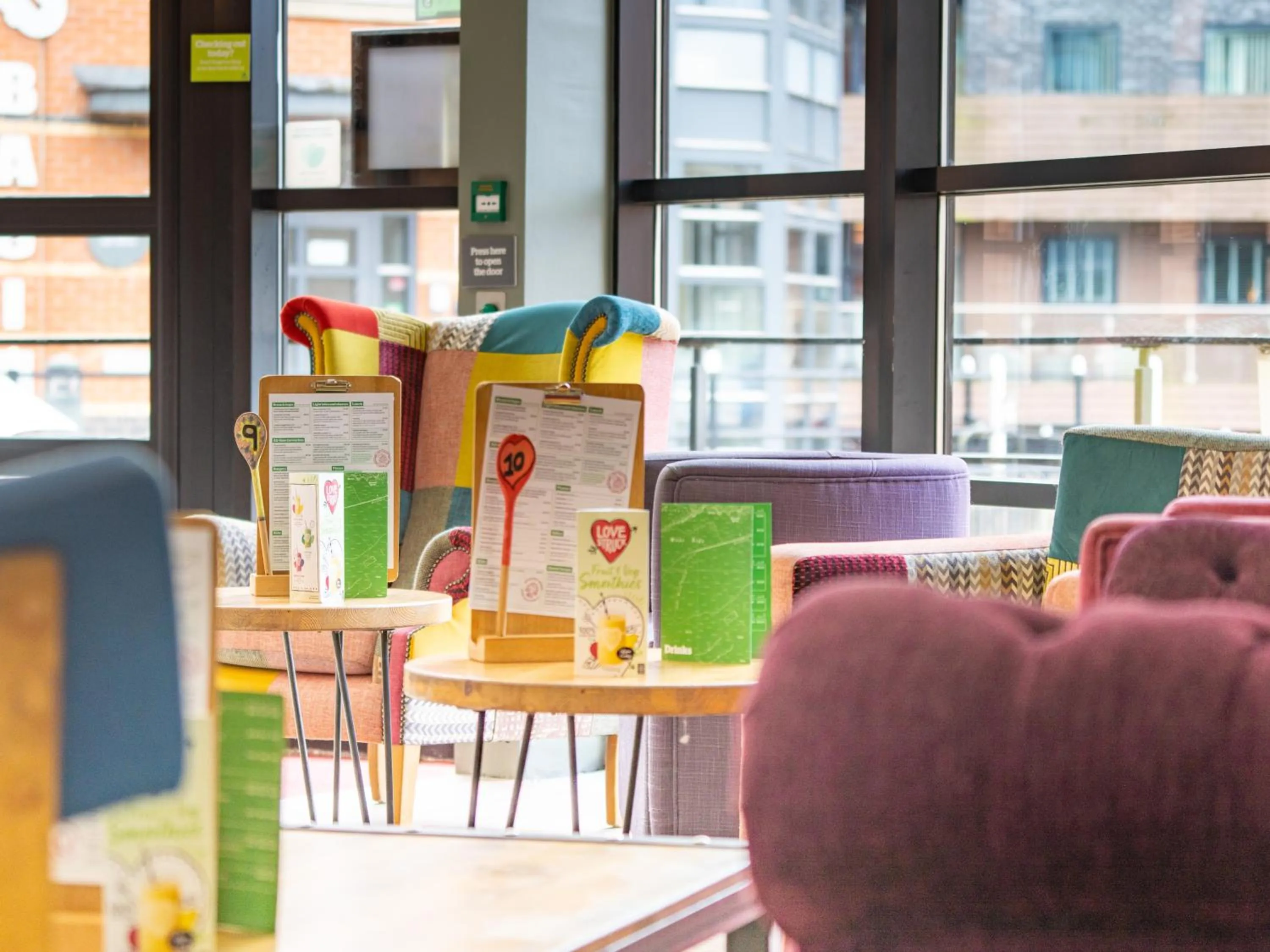 Restaurant/places to eat in YHA Manchester