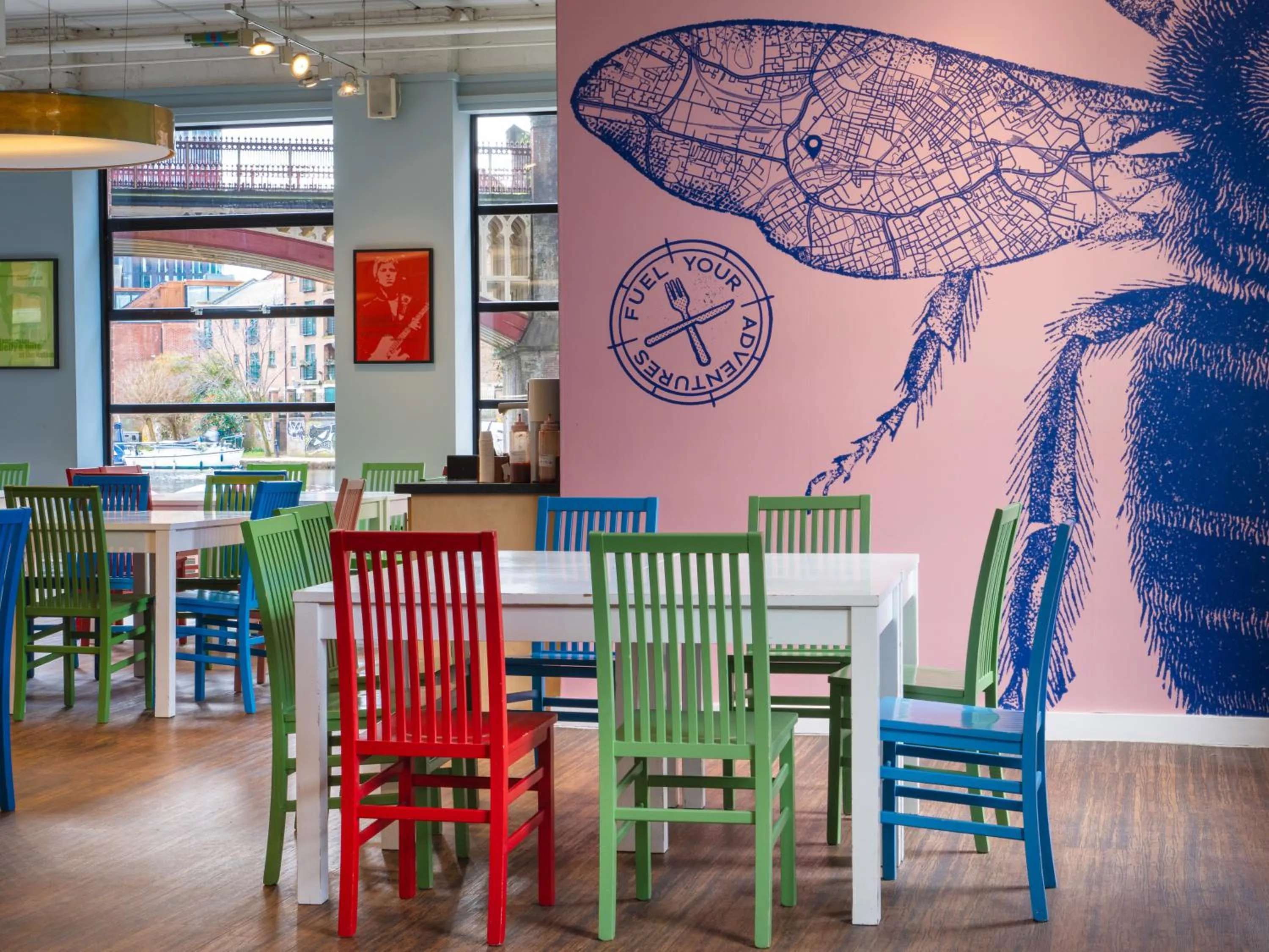 Restaurant/places to eat in YHA Manchester