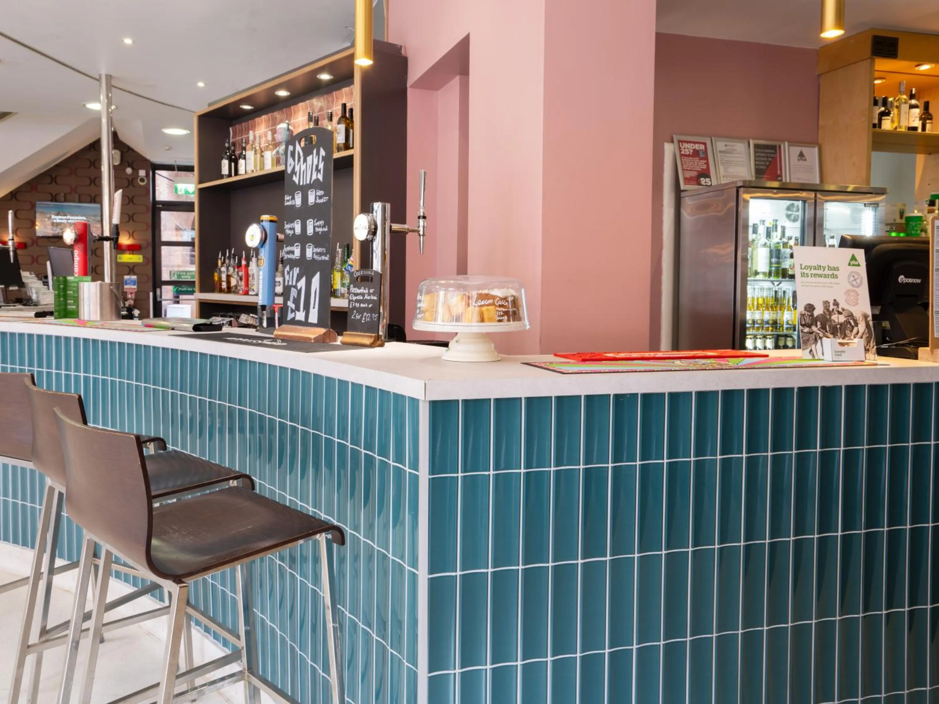 Lounge or bar in YHA Manchester