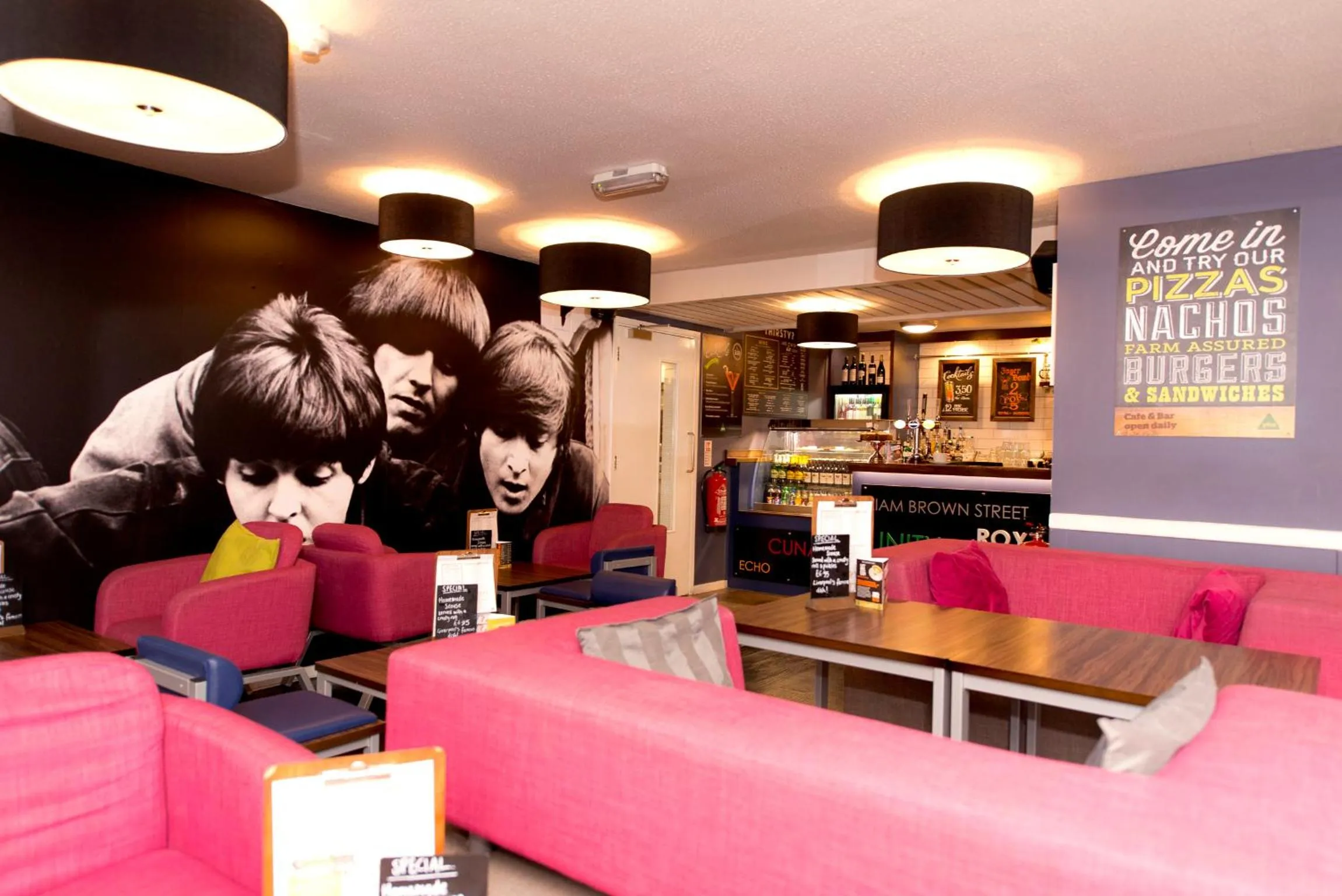 Lounge or bar in YHA Liverpool Albert Dock