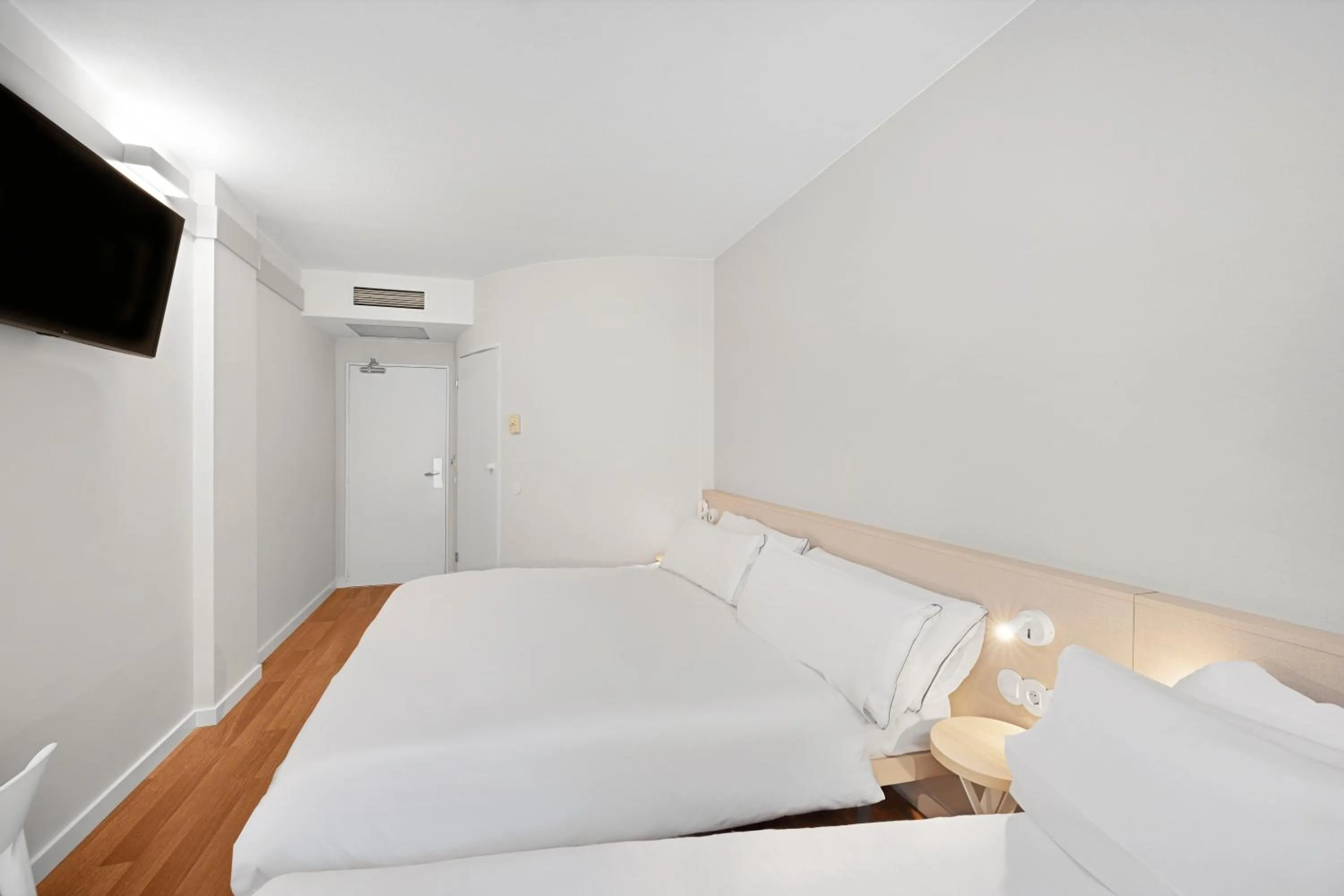 Bed in B&B HOTEL Zaragoza Centro