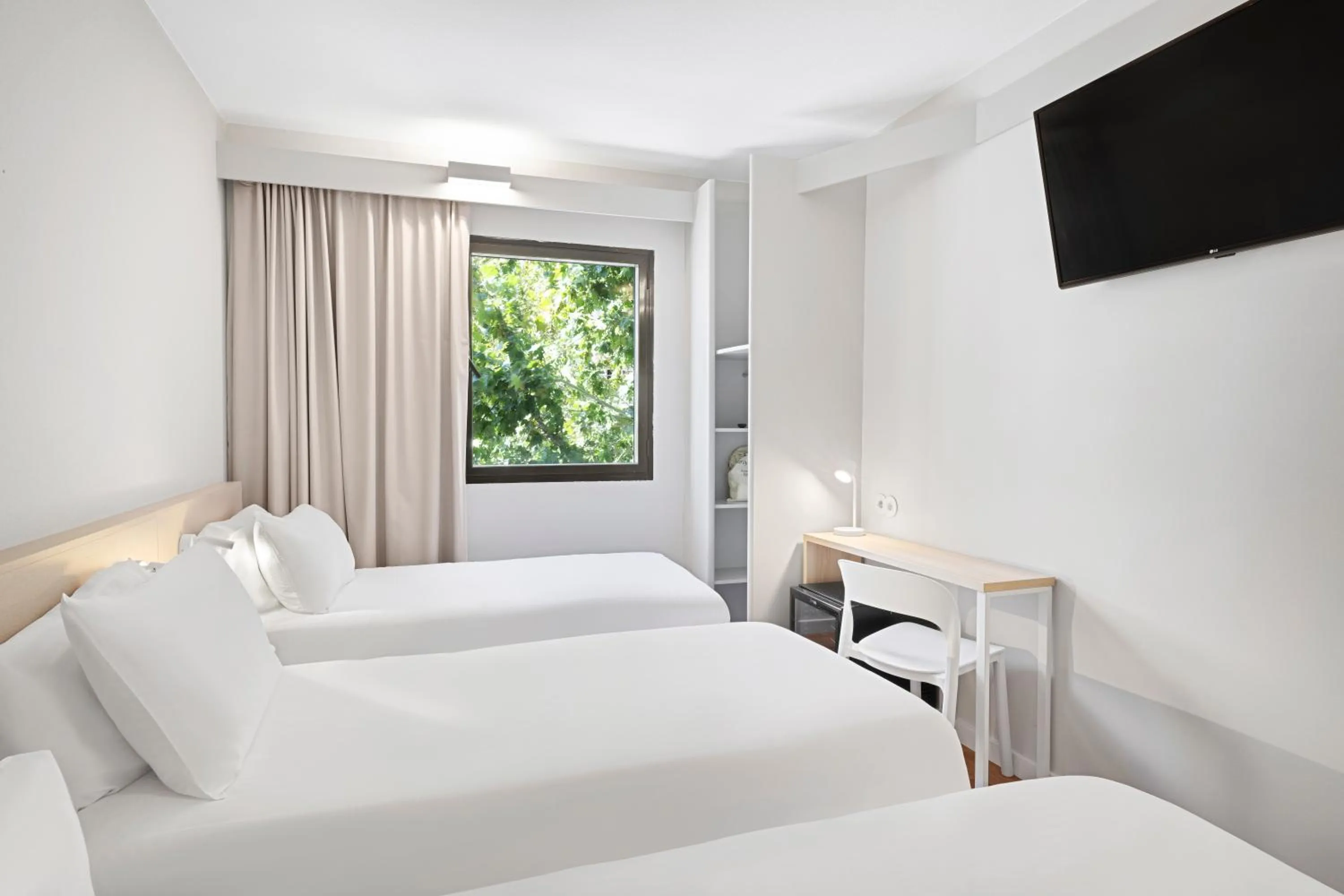 Bed in B&B HOTEL Zaragoza Centro