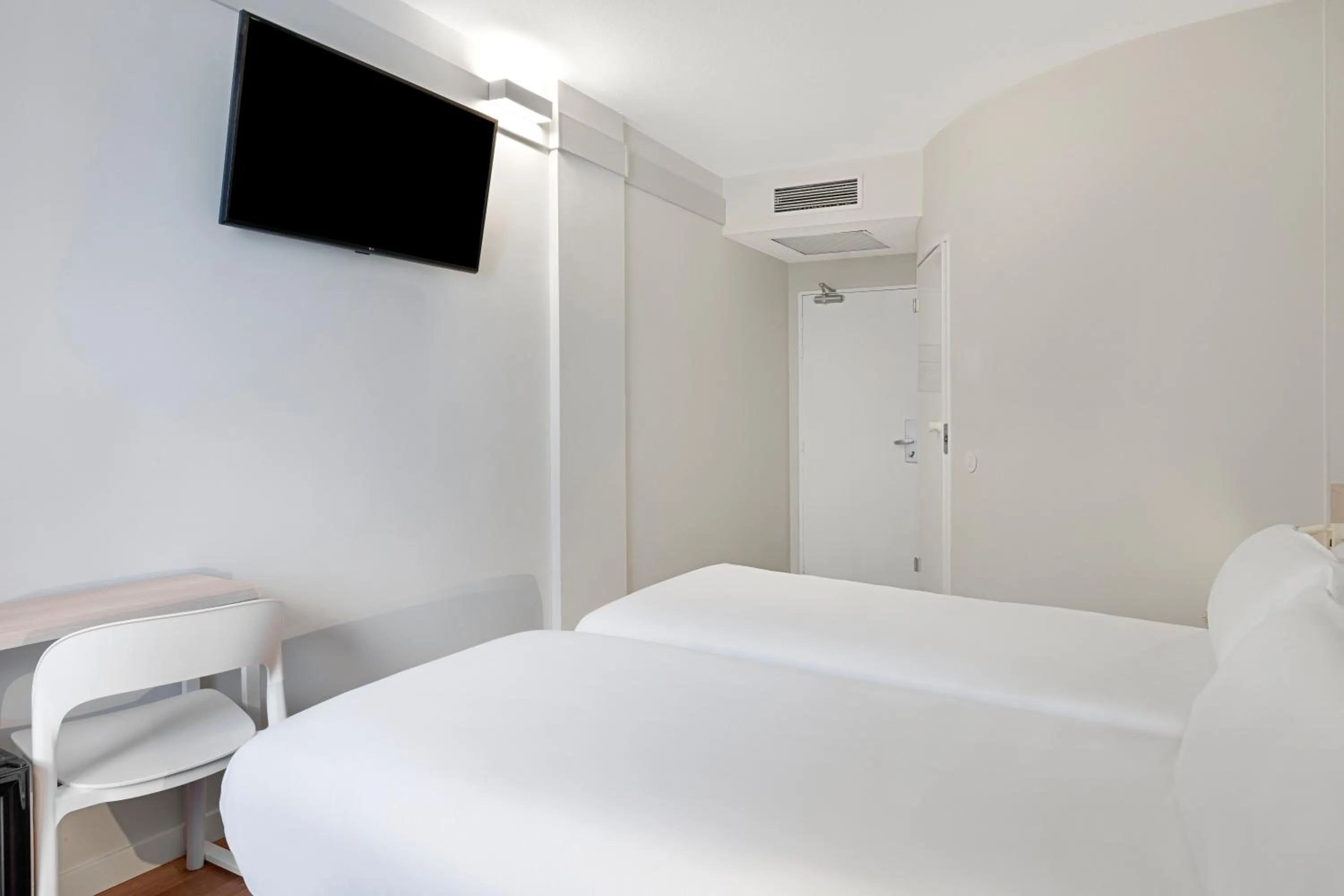 Bed in B&B HOTEL Zaragoza Centro