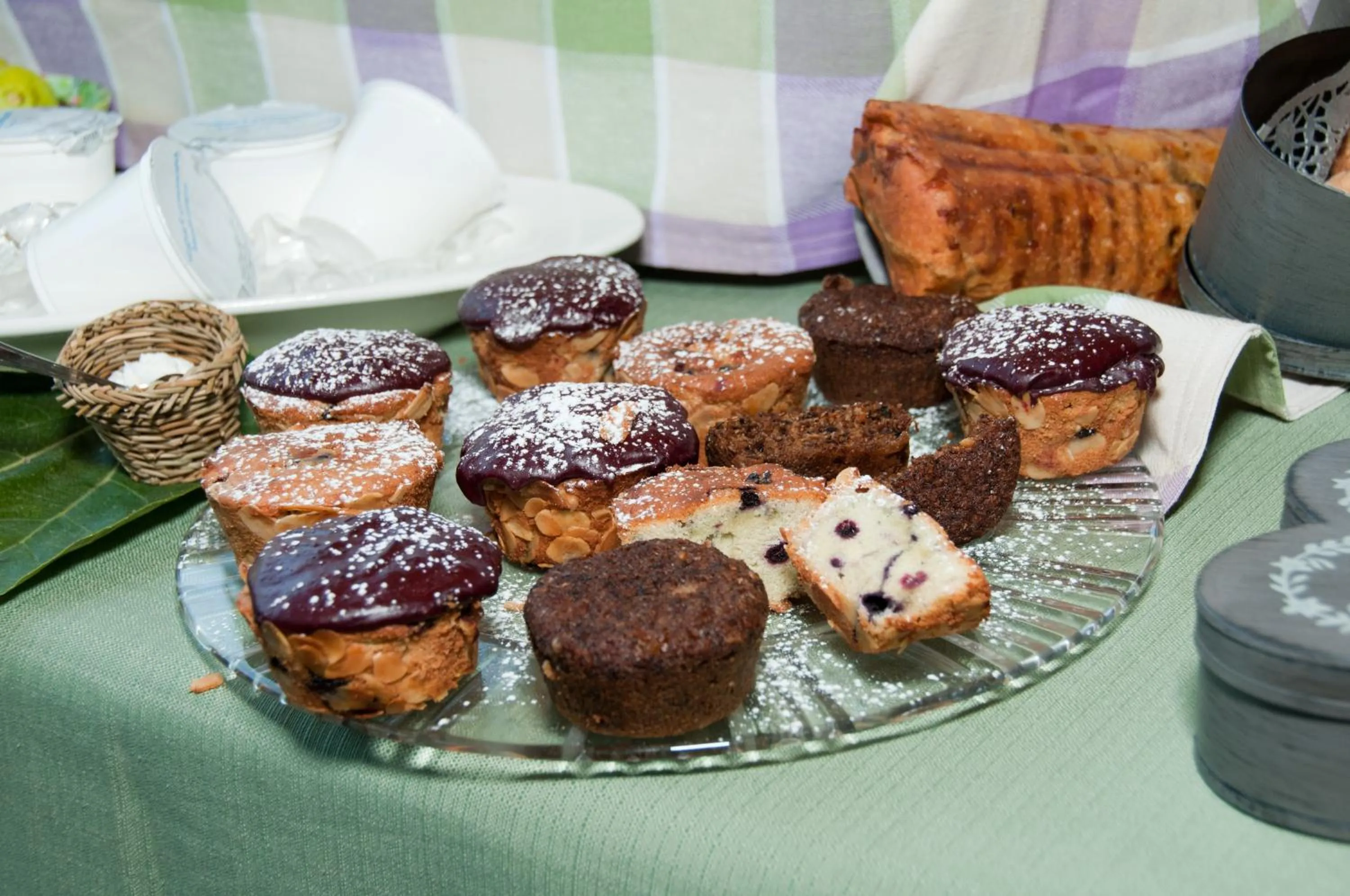 Buffet breakfast in Villa Euchelia