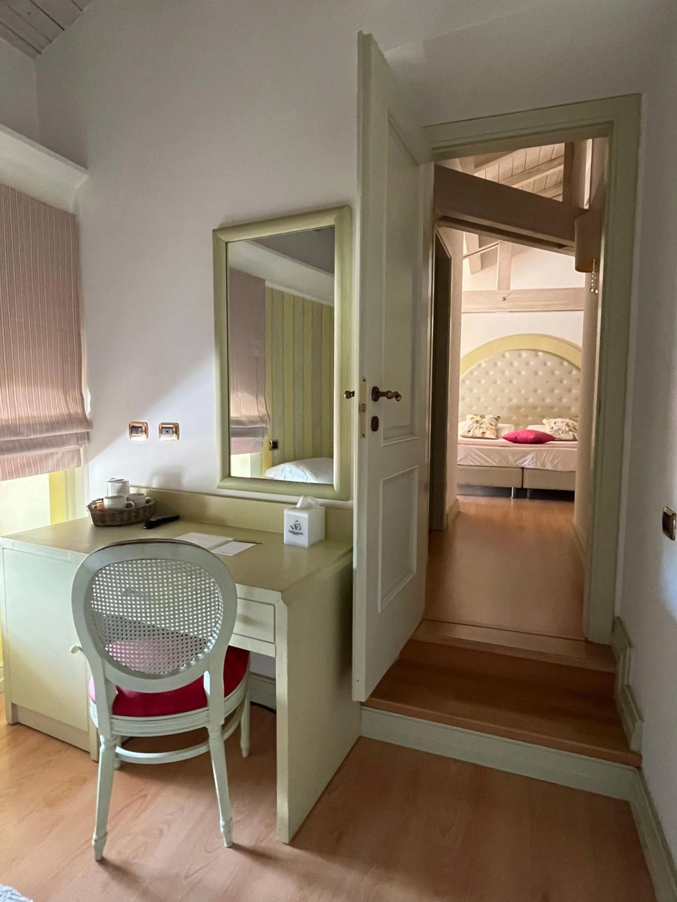 Photo of the whole room, Bed in Villa Euchelia