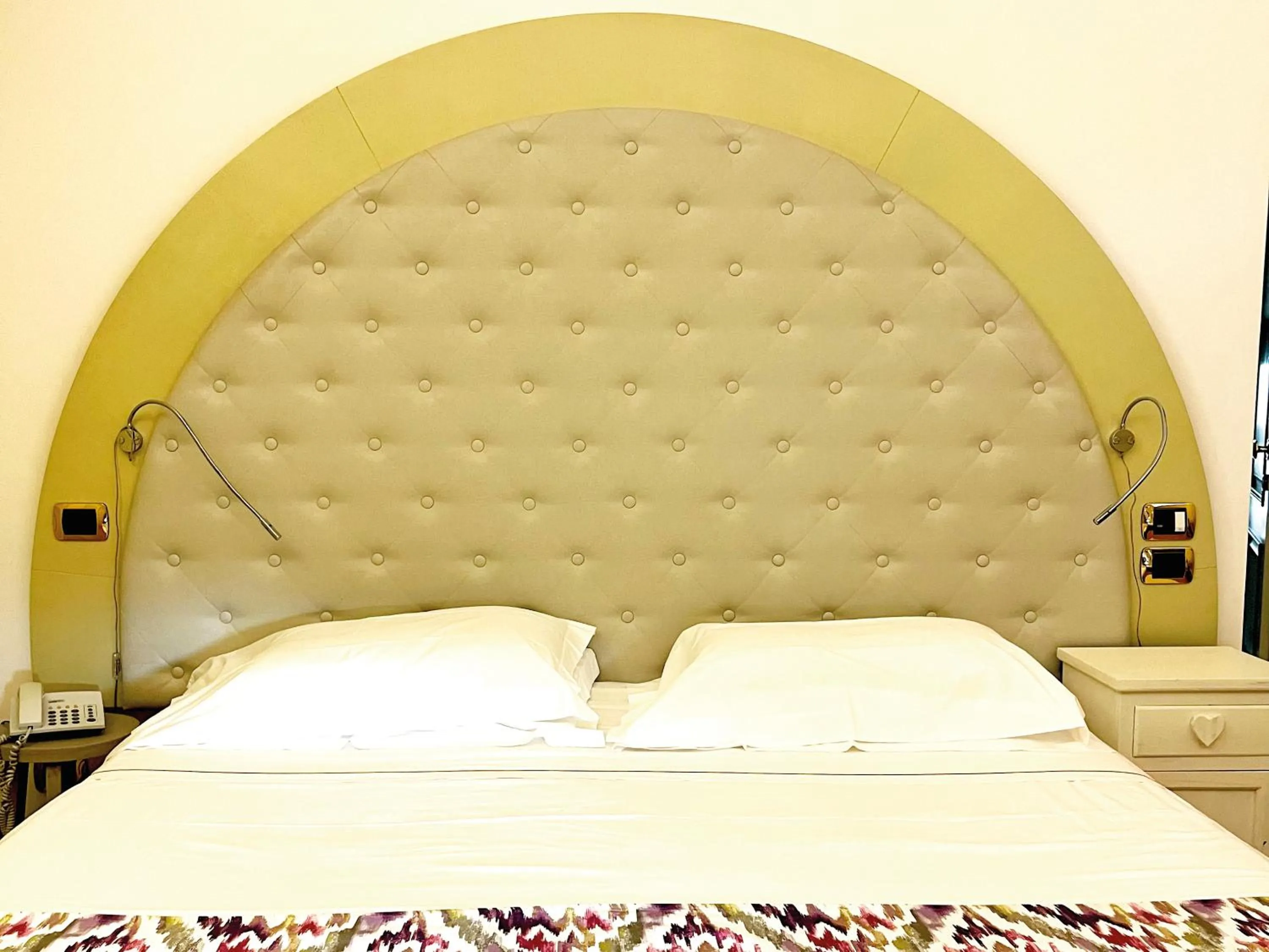 Bed in Villa Euchelia