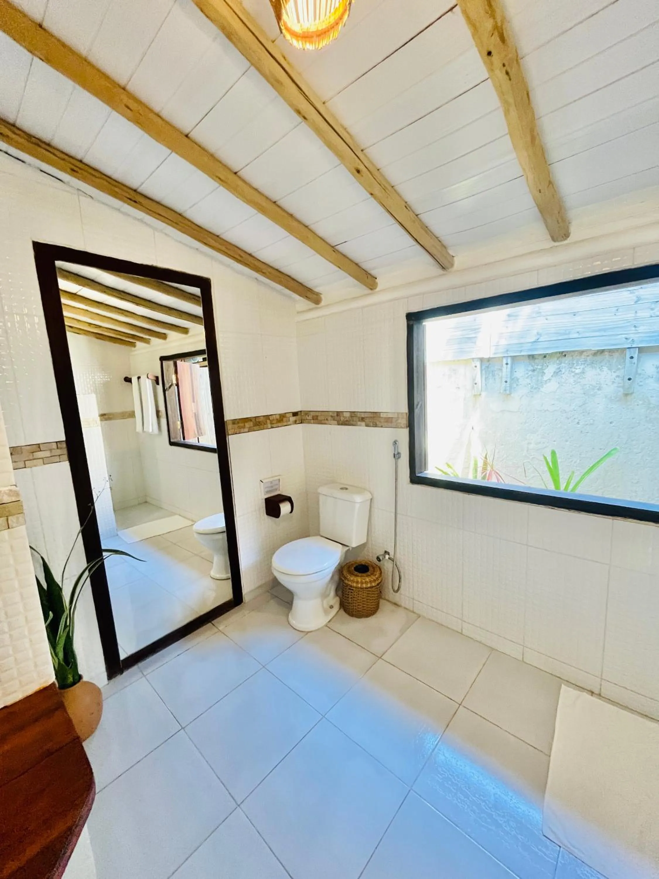 Bathroom, Bed in Sueds Trancoso