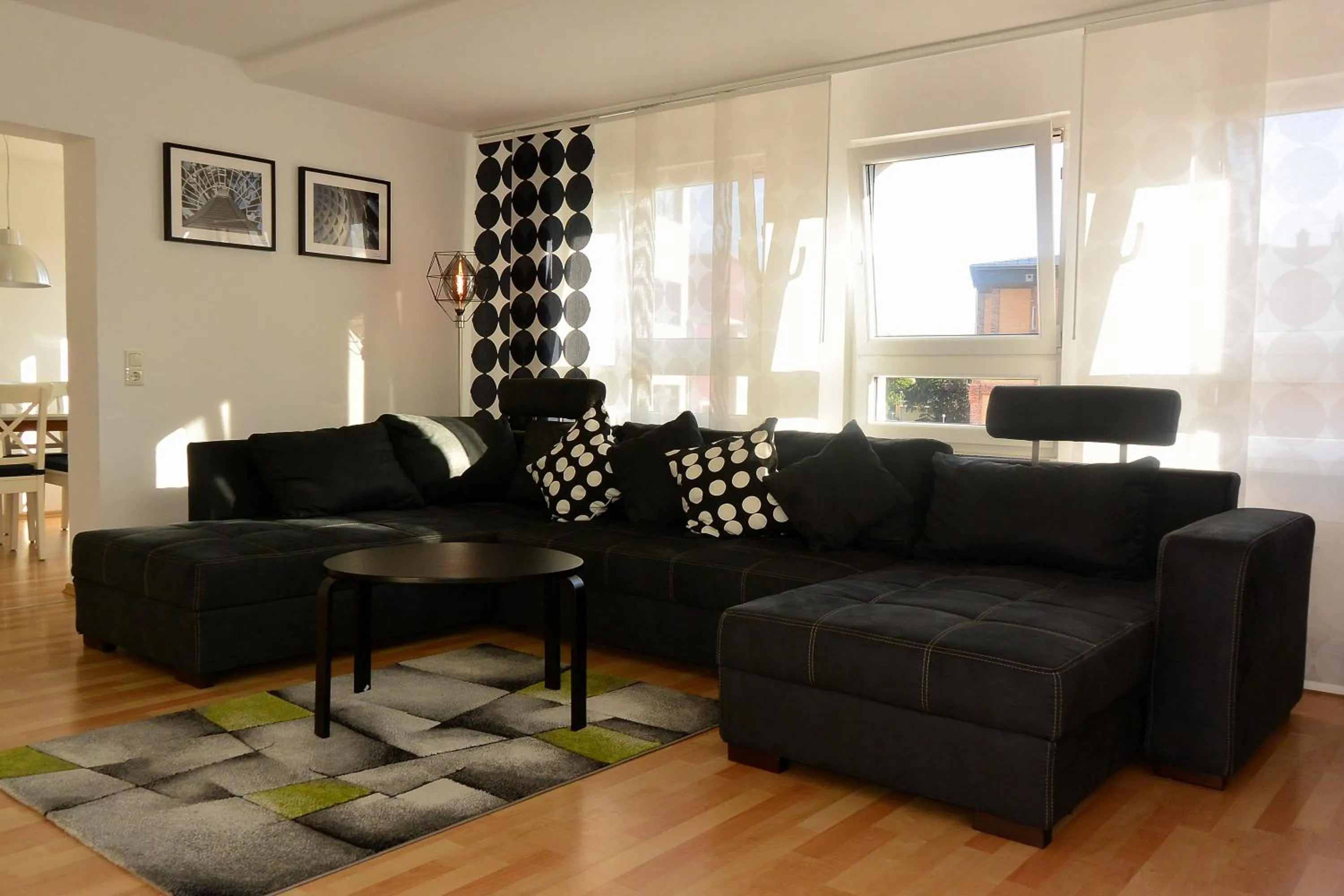 Three-Bedroom Apartment in 1880 Lofthaus & Apartmenthaus