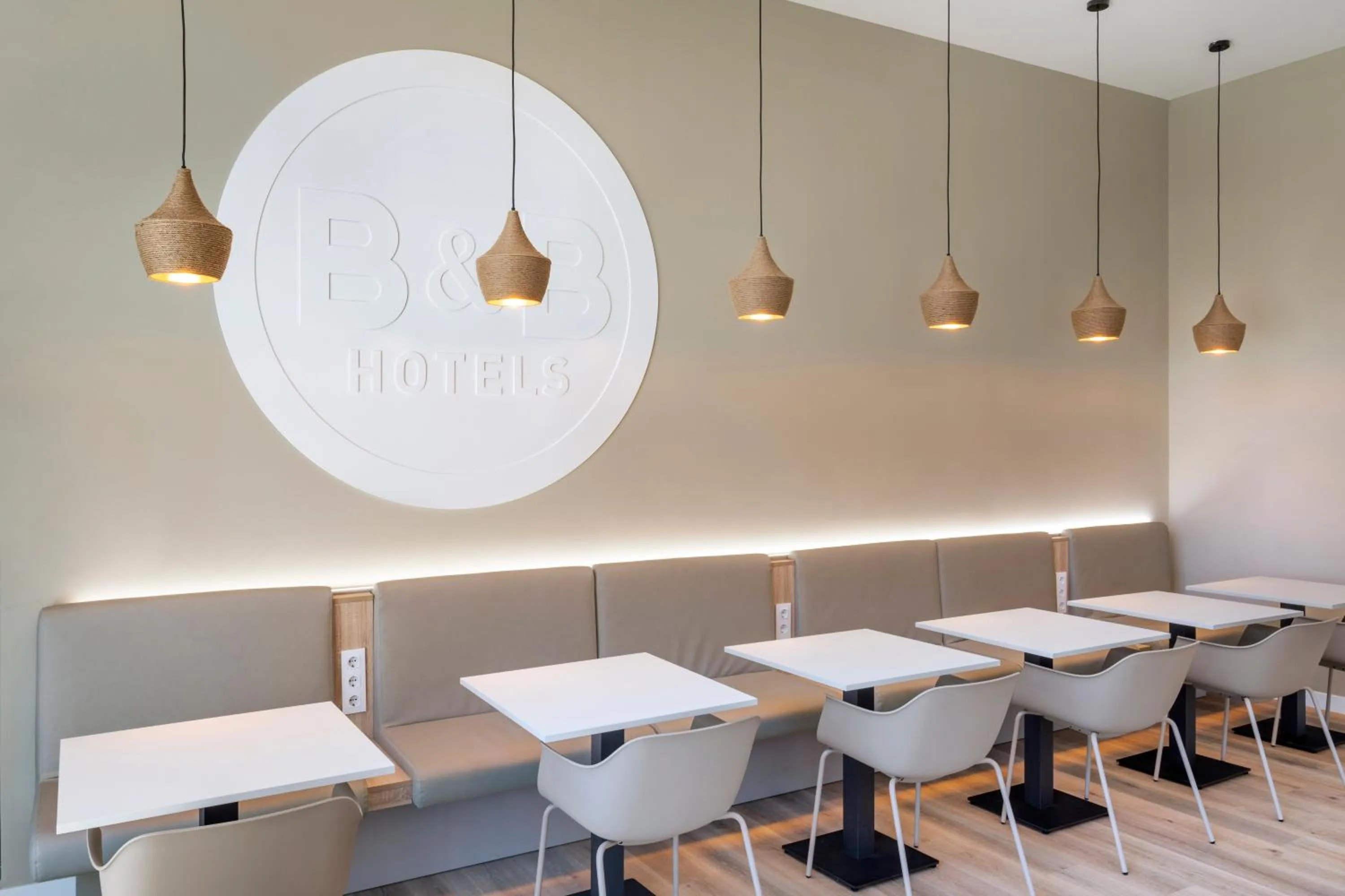 Restaurant/places to eat in B&B HOTEL Barcelona Mataro