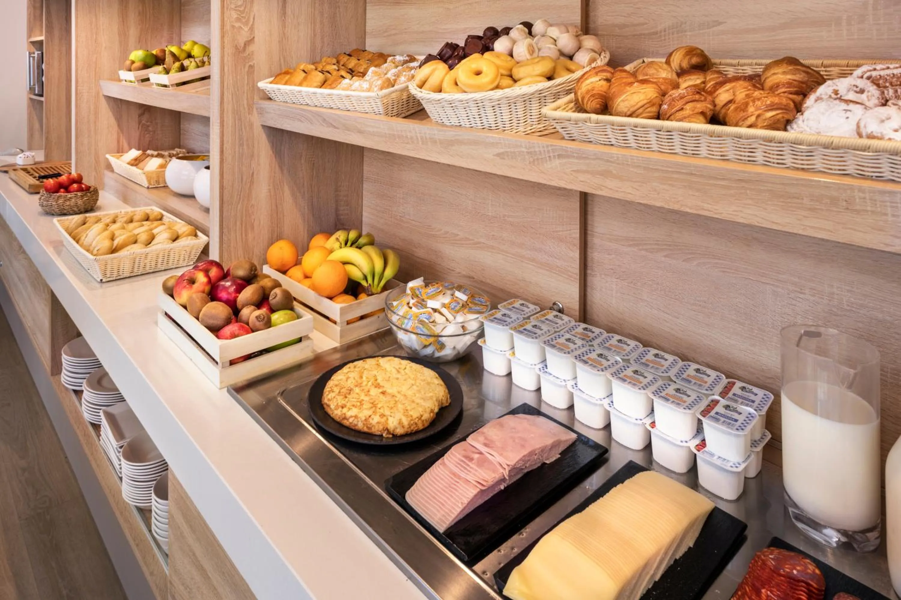 Breakfast in B&B HOTEL Barcelona Mataro