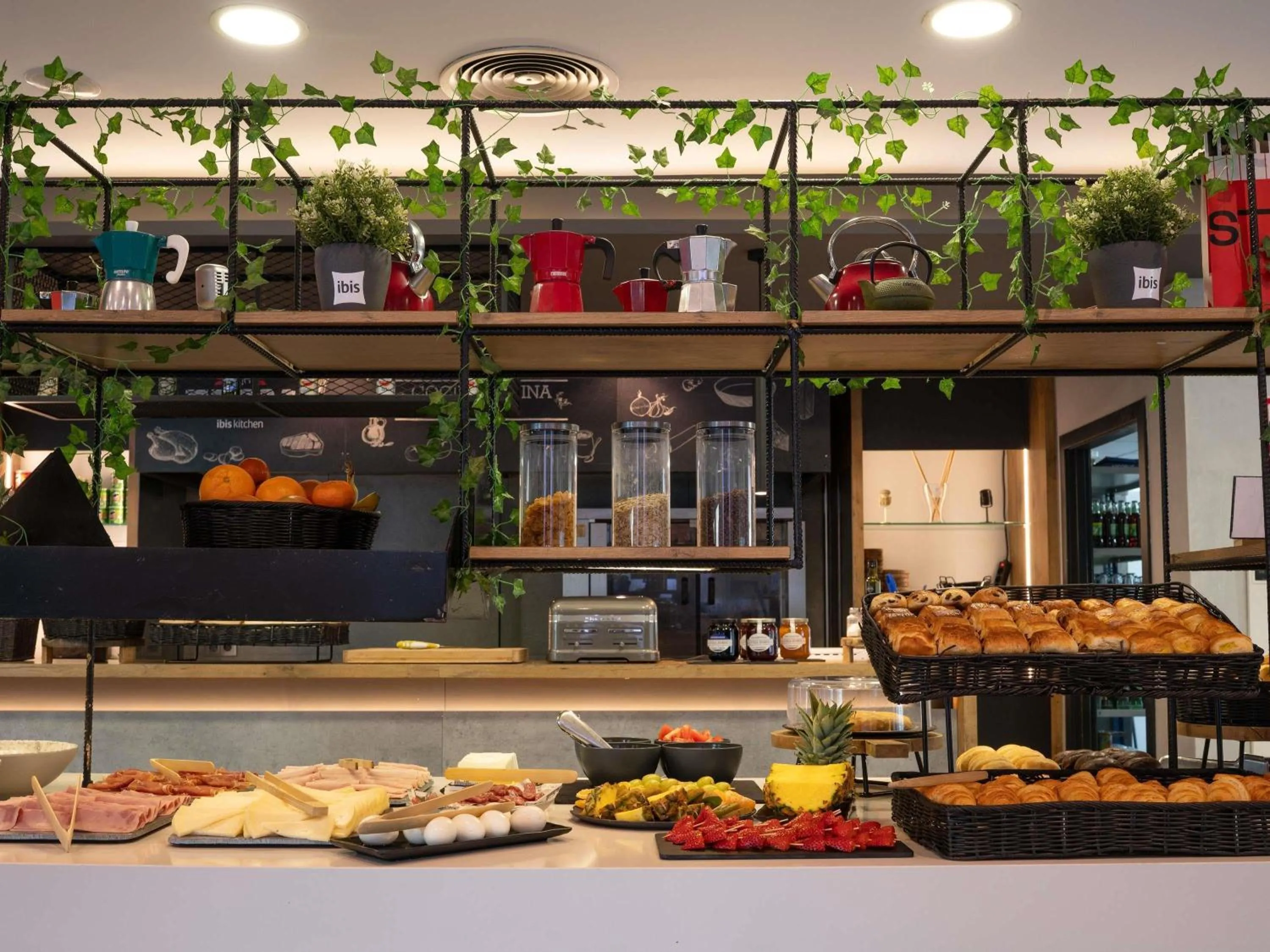 Breakfast in Ibis Montmelo Granollers
