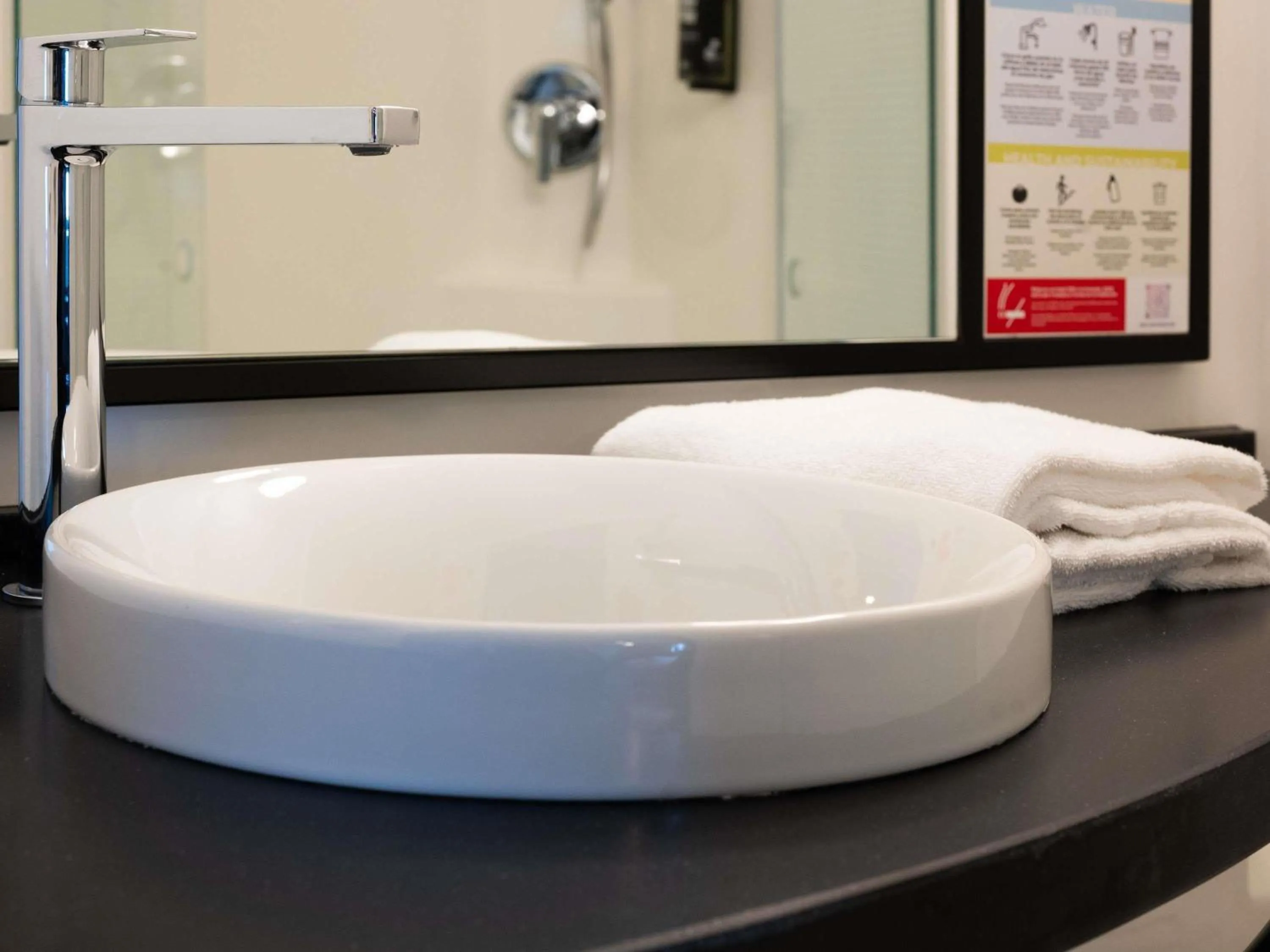 Bedroom in Ibis Montmelo Granollers