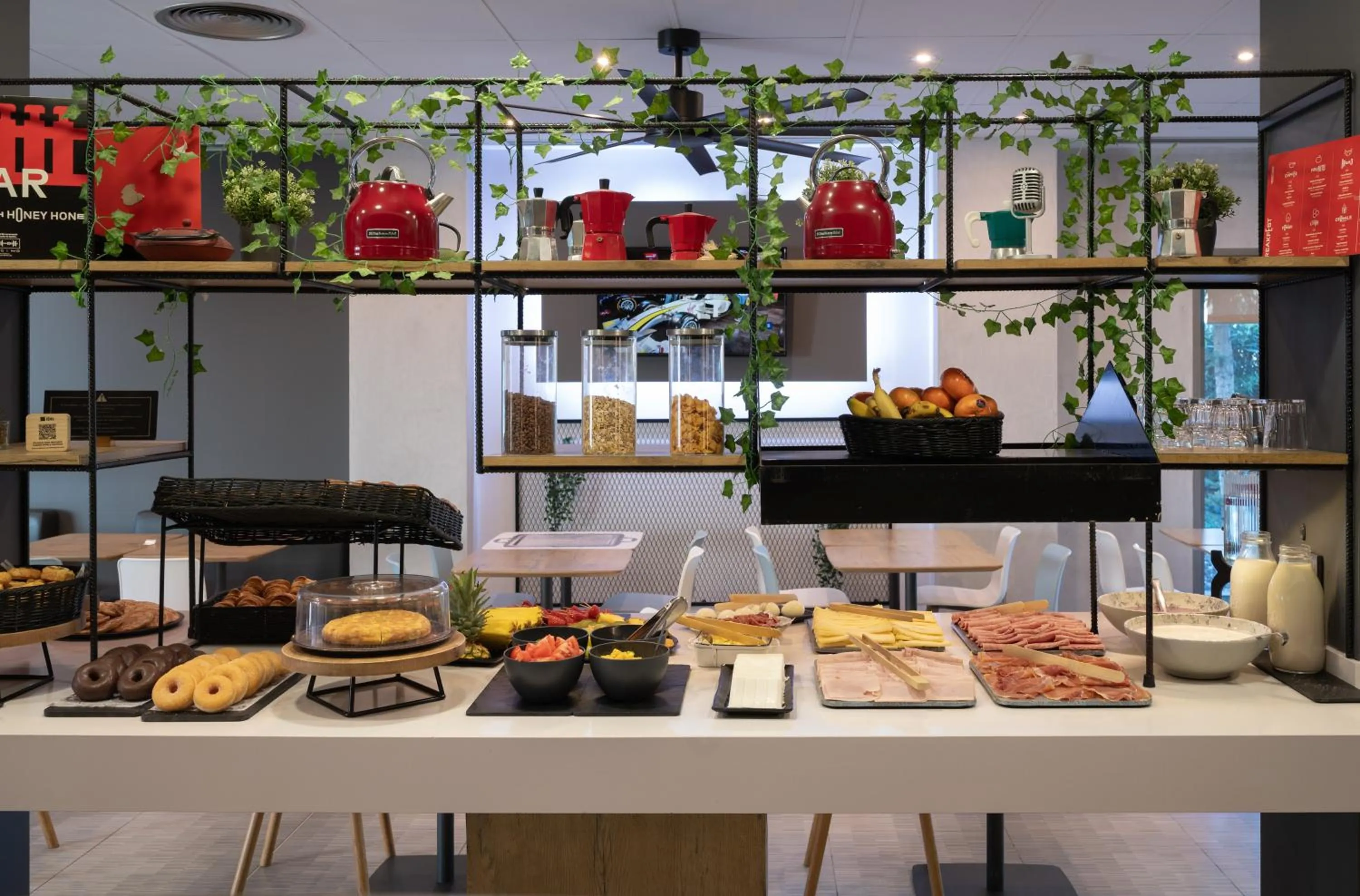 Breakfast in Ibis Montmelo Granollers