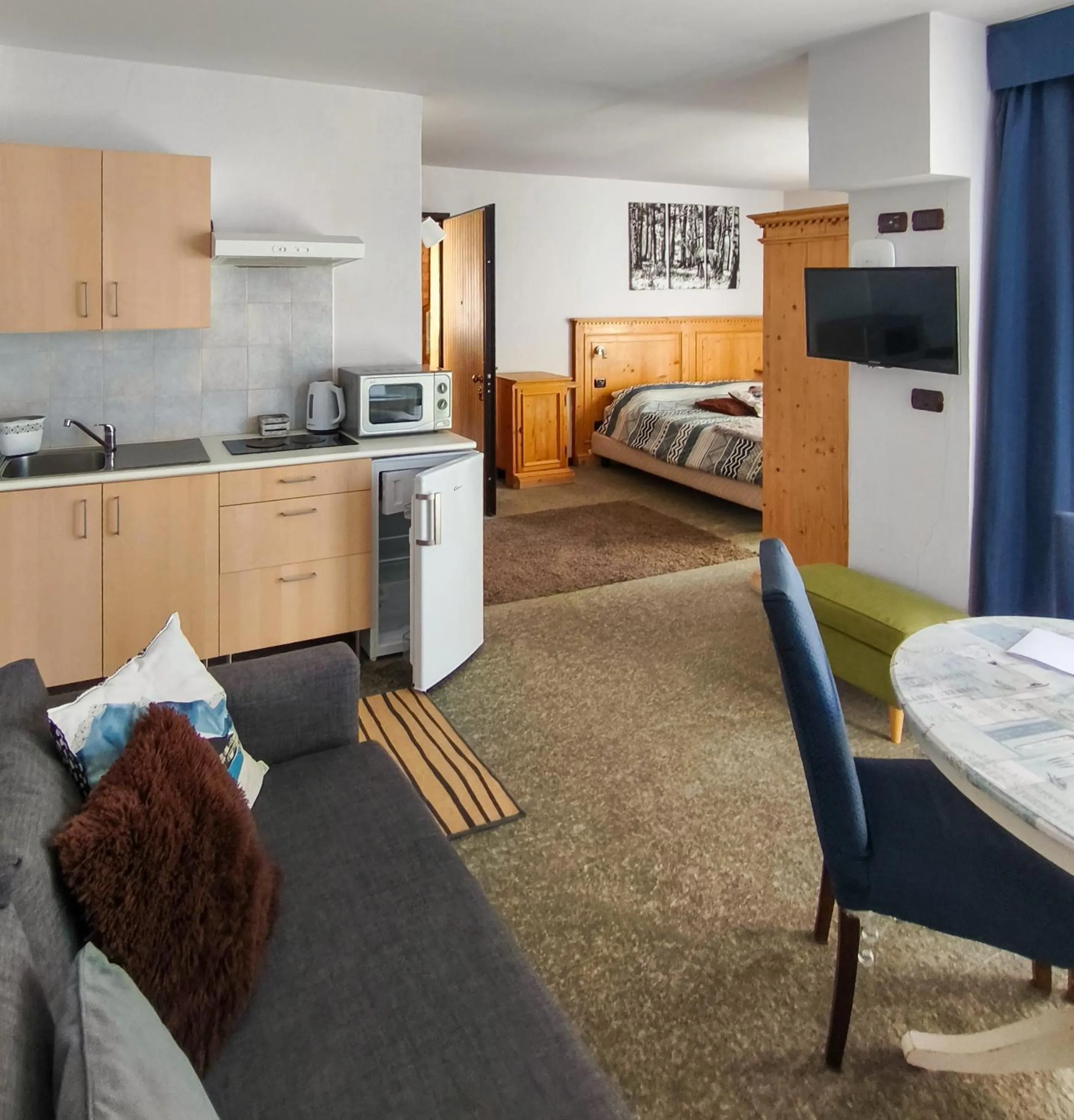 Kitchen or kitchenette, Bed in Shackleton Chalet