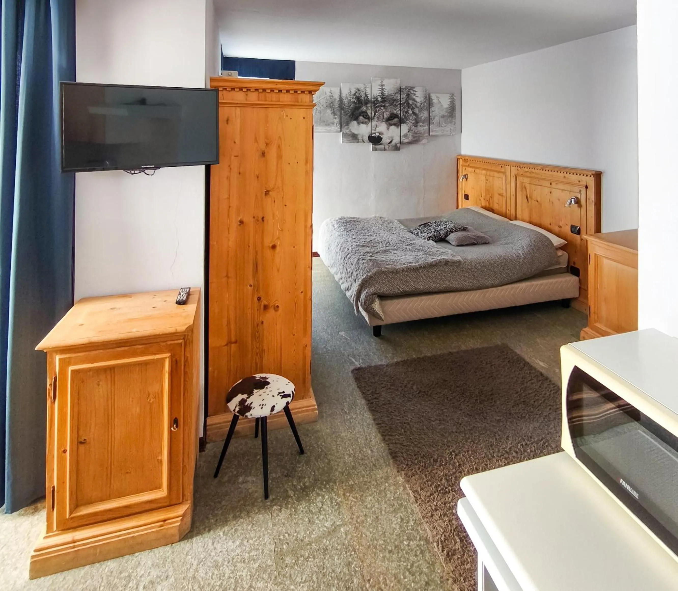 View (from property/room), Bed in Shackleton Chalet