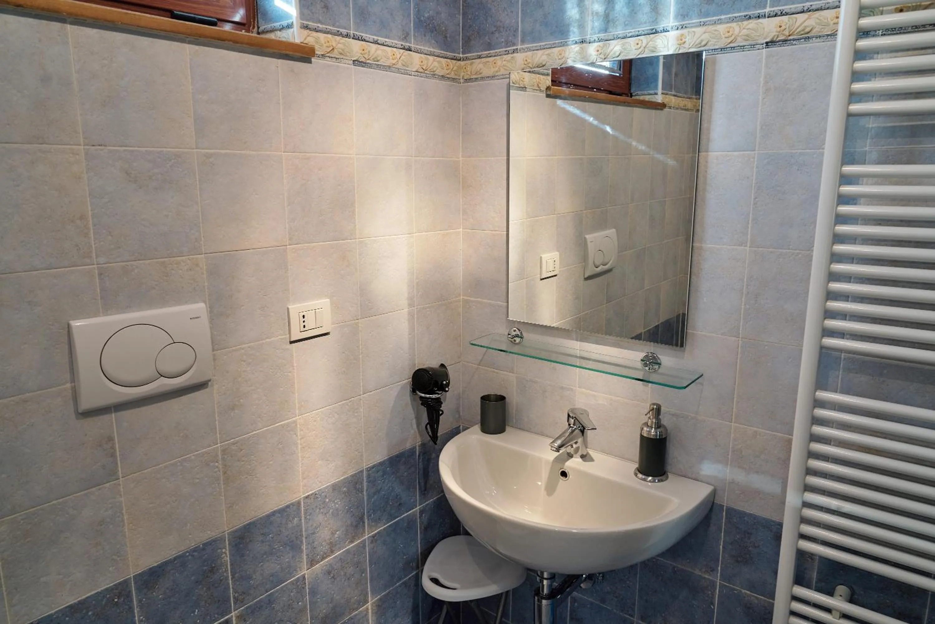 Toilet in Shackleton Chalet