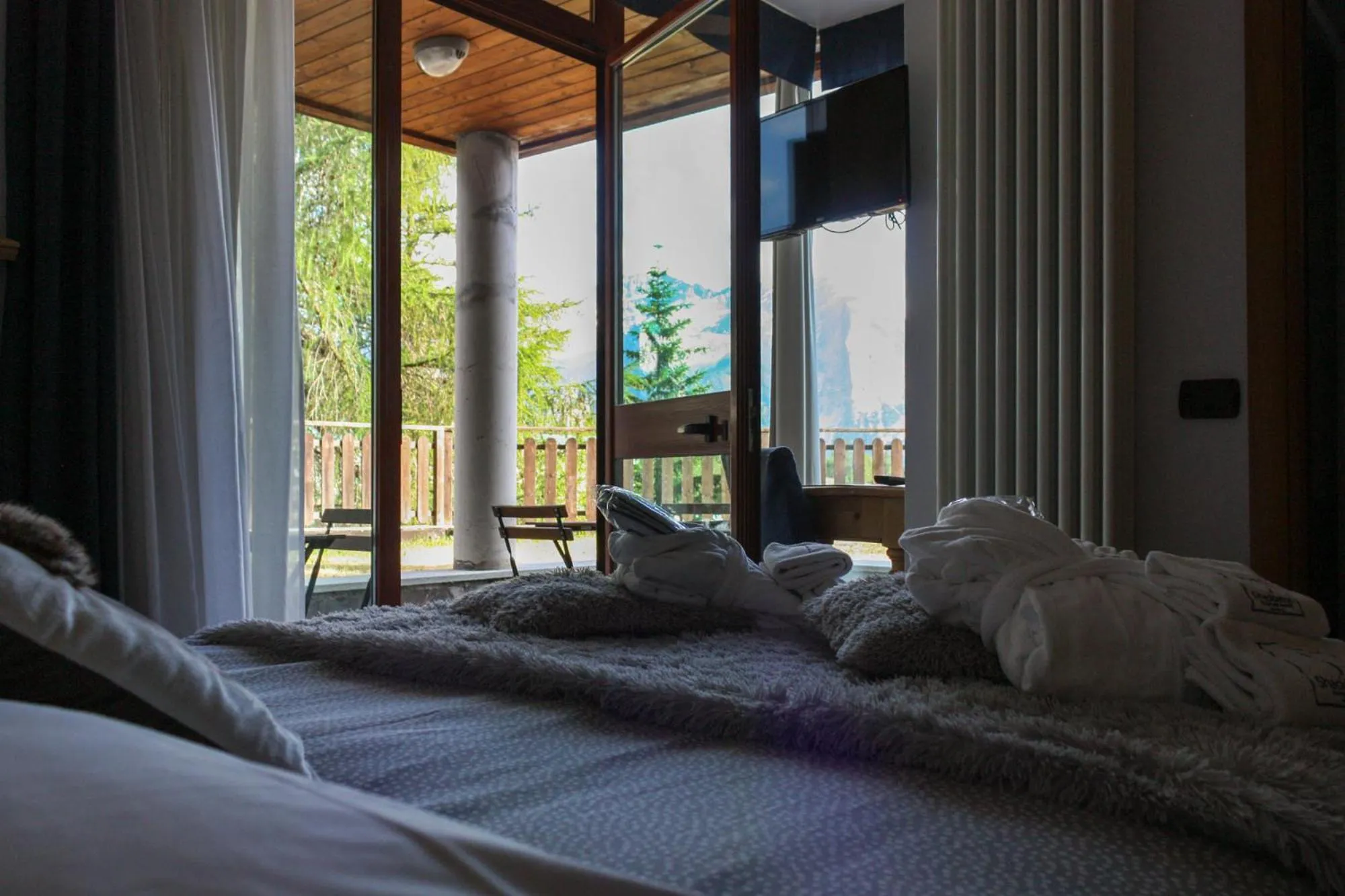 Garden view, Bed in Shackleton Chalet