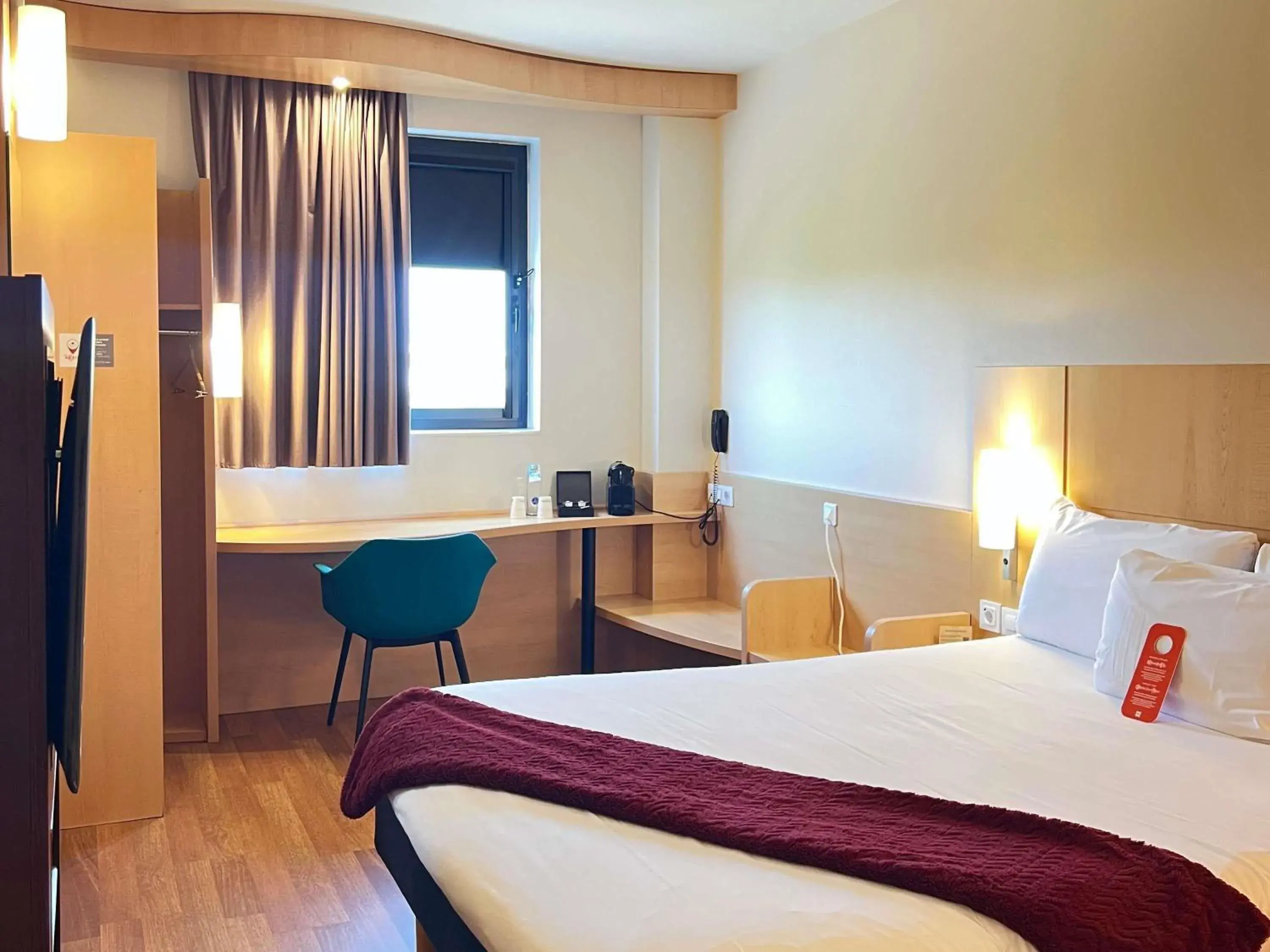 Comfort Double Room in Ibis Ripollet Comfort Double Room in Ibis Ripollet