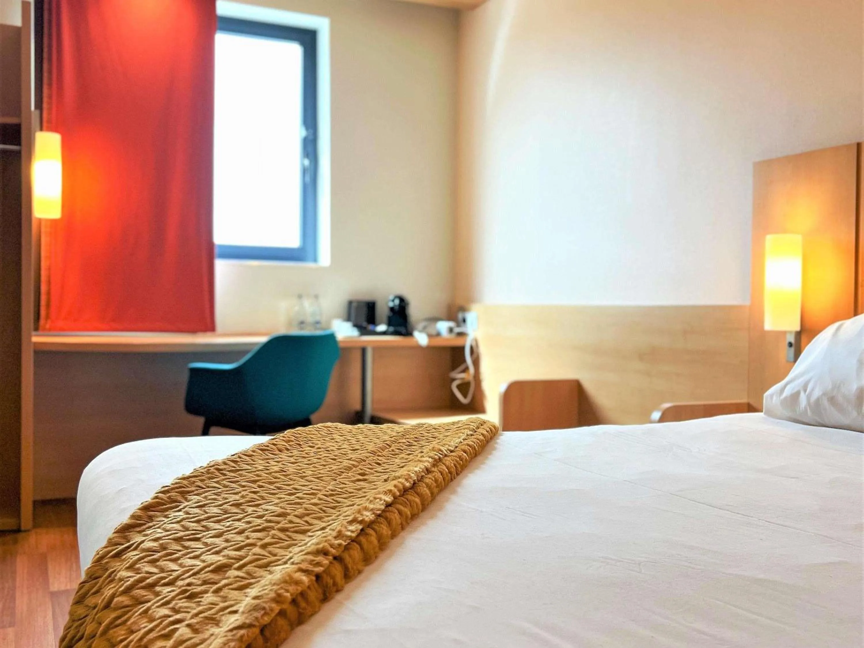 Bedroom, Bed in Ibis Ripollet