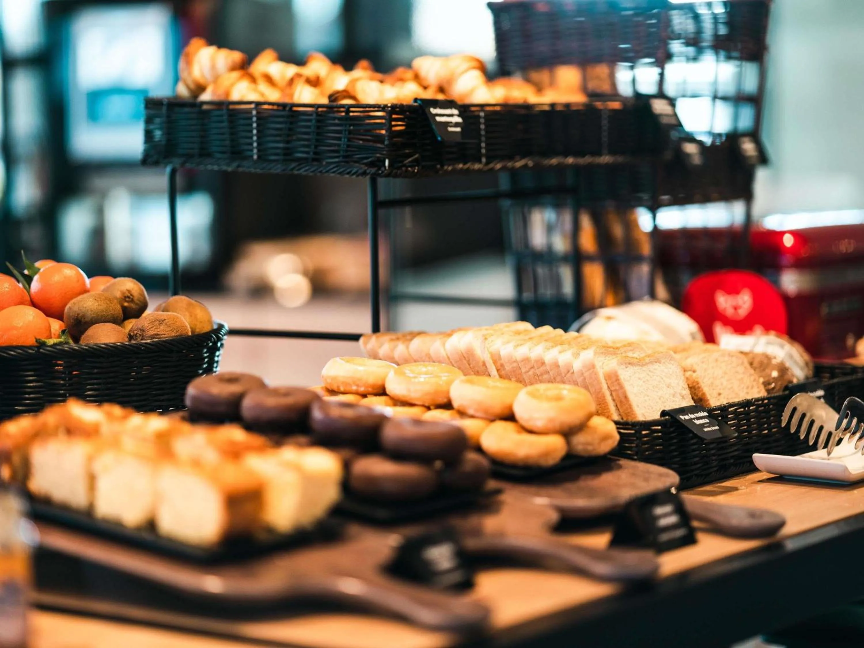 Restaurant/places to eat in Ibis Valladolid